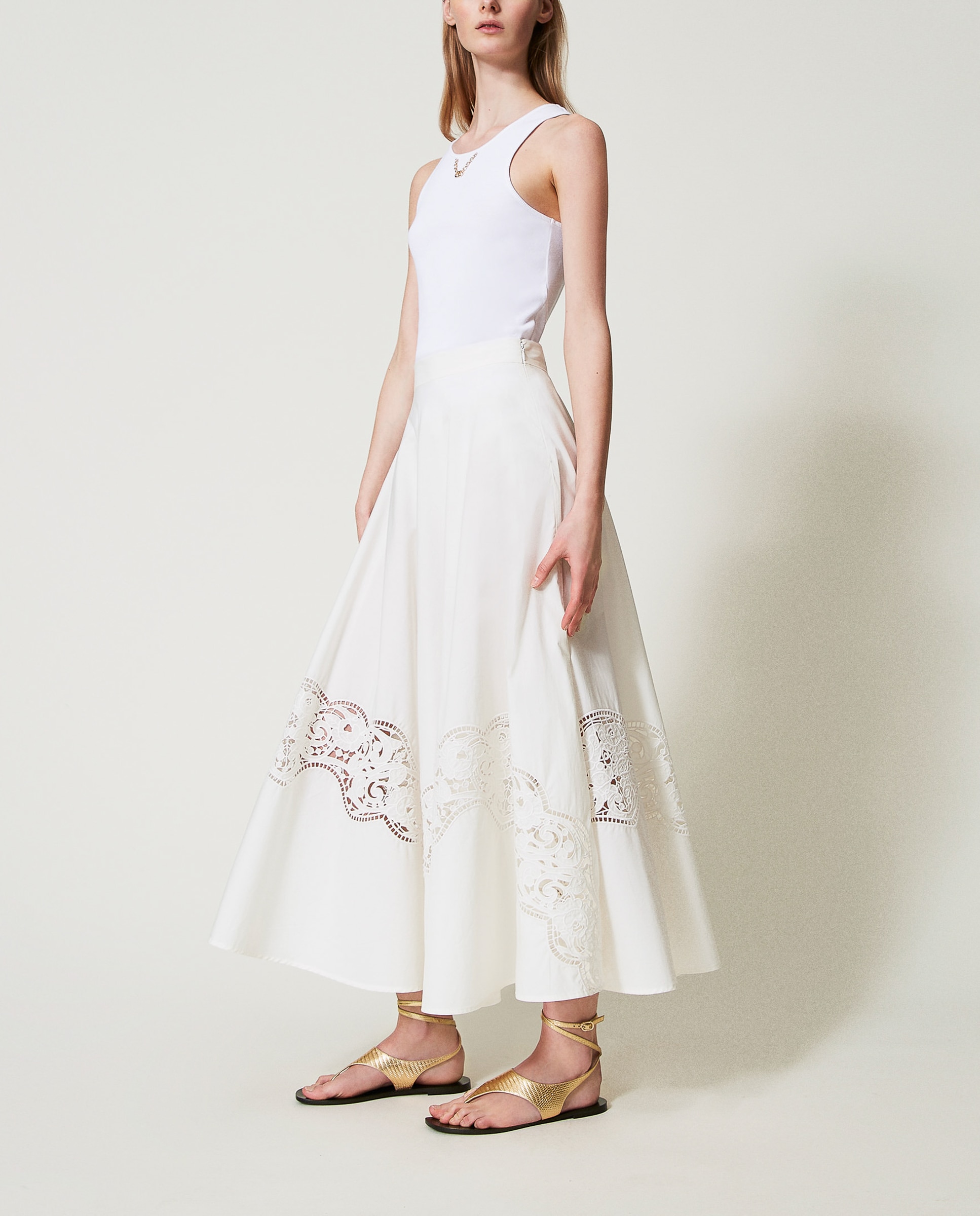 Imagem 0 de Saia de Popelina com Bordado Inglês