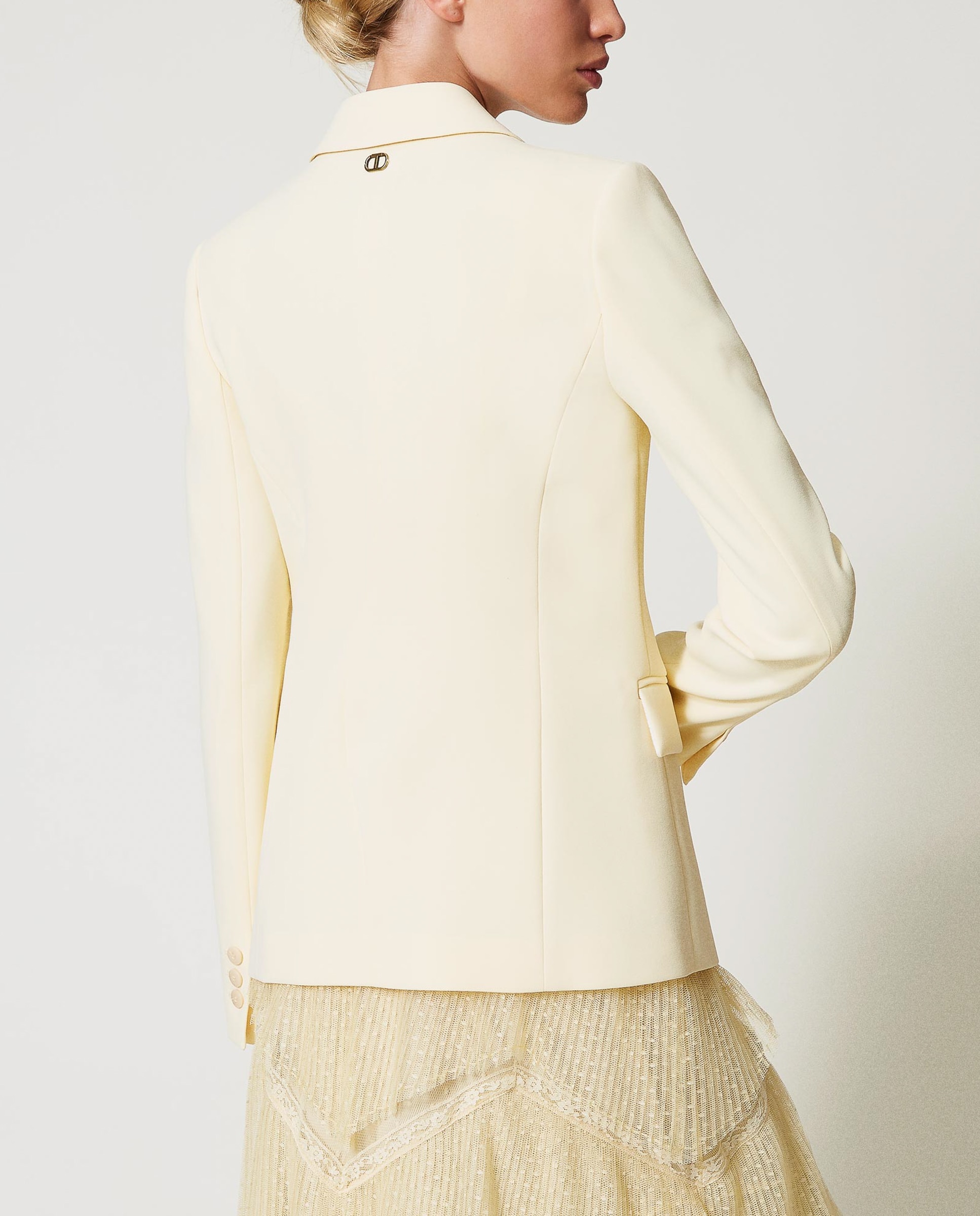 Casaco Tipo Blazer em Crepe Fluido Amarelo-2