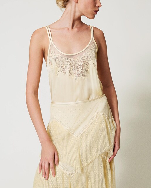 Imagem 0 de Top de Cetim com Bordado