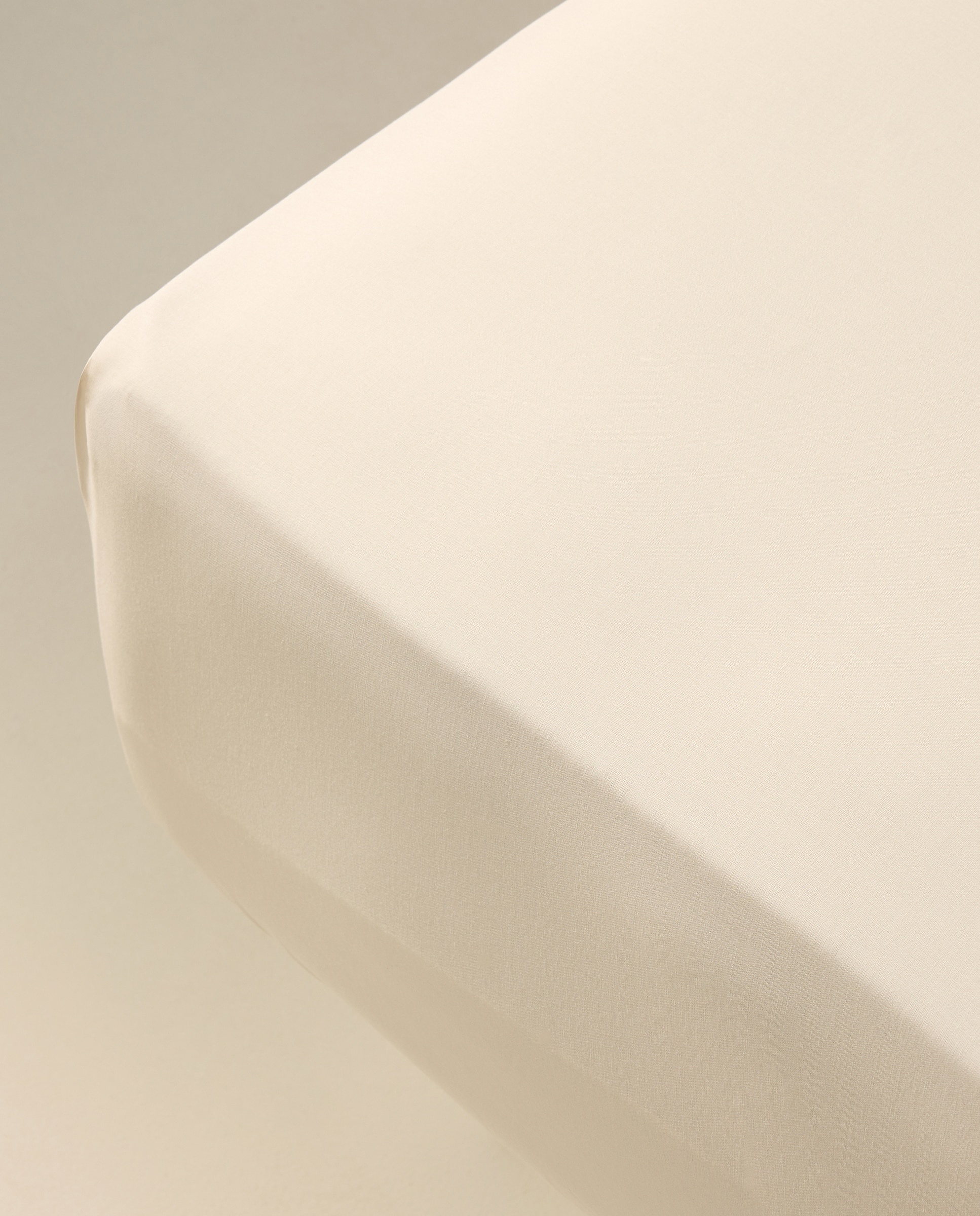 Sábana bajera lisa ajustable polycotton beige Beige-2