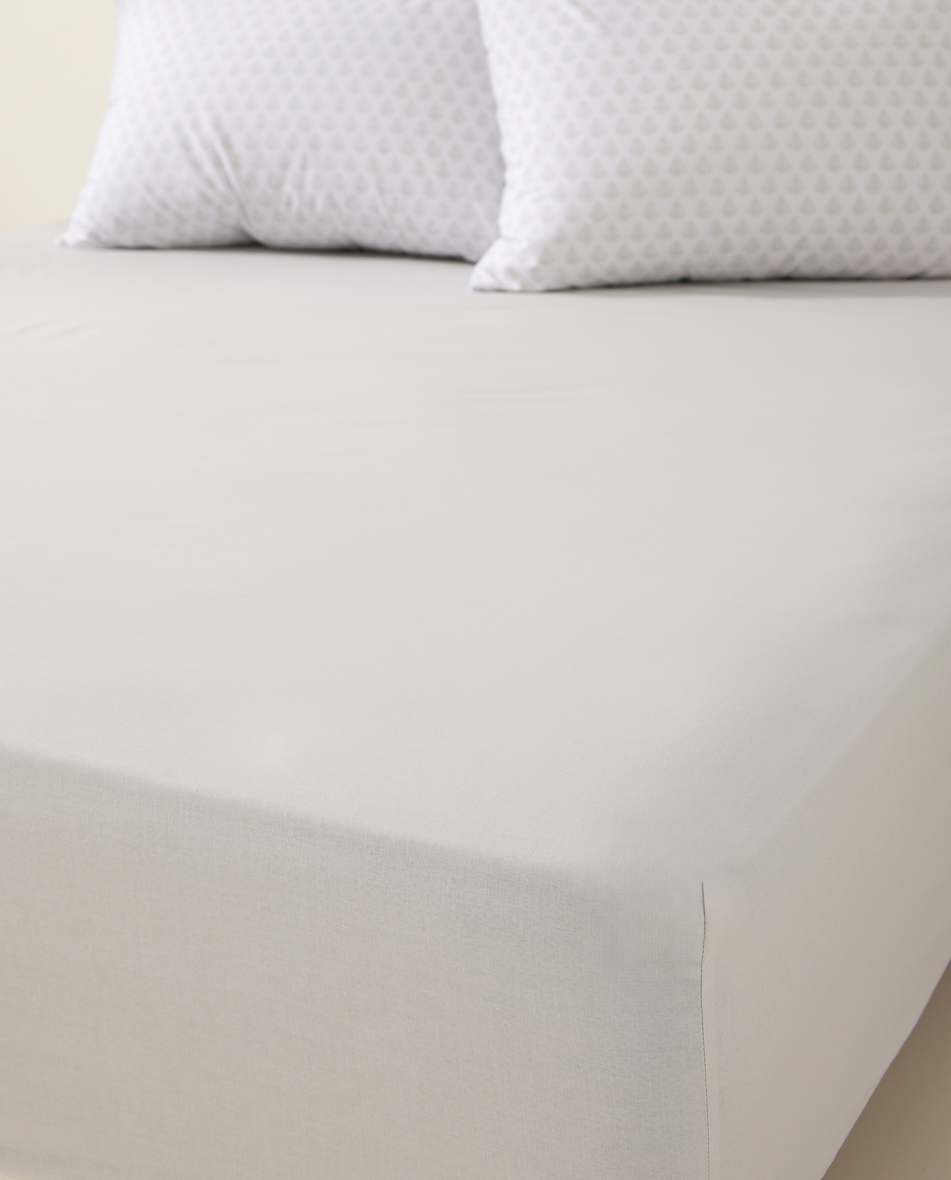 Imagen 0 de Sábana bajera lisa ajustable polycotton gris claro