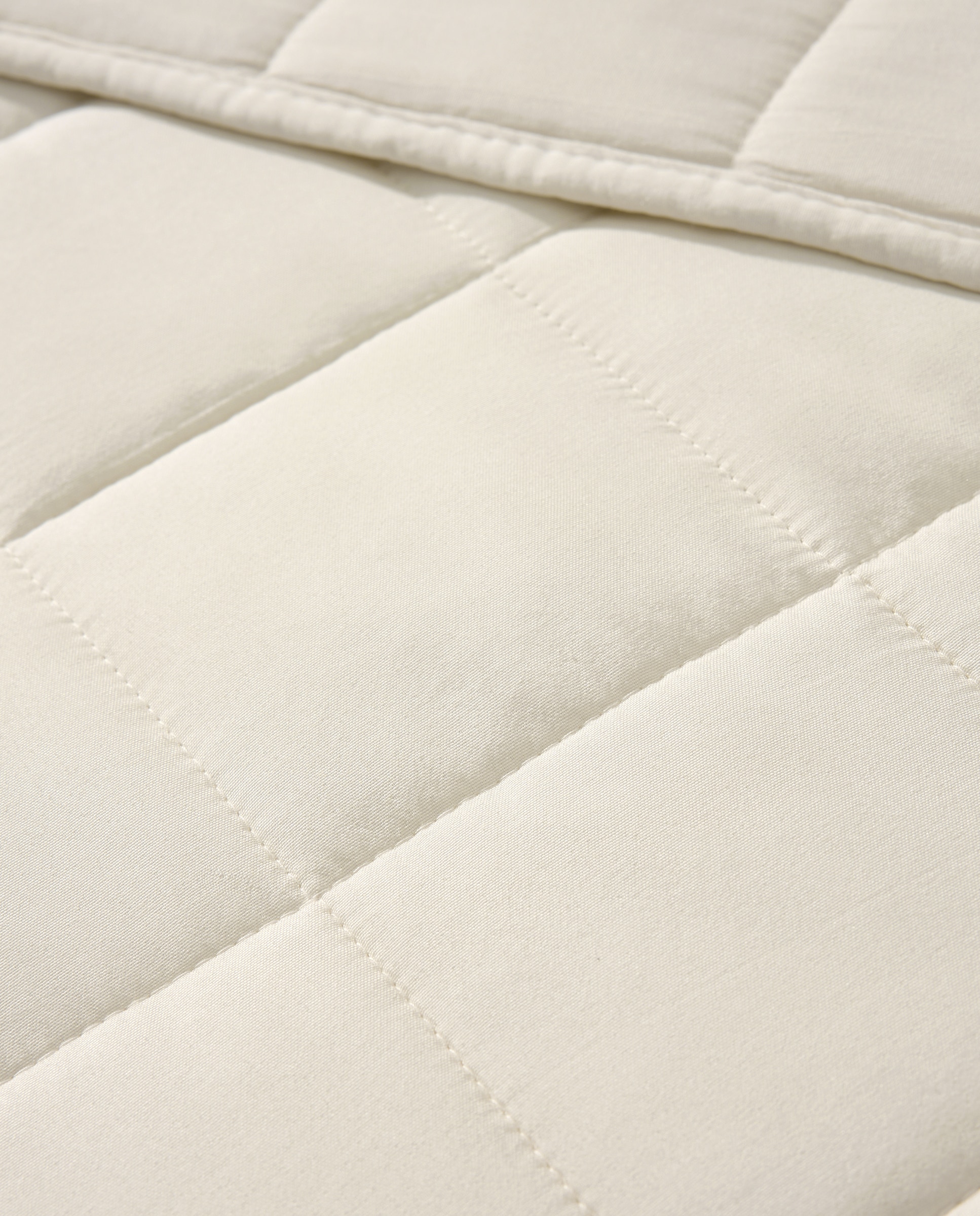 Edredón liso Eliot Beige-3