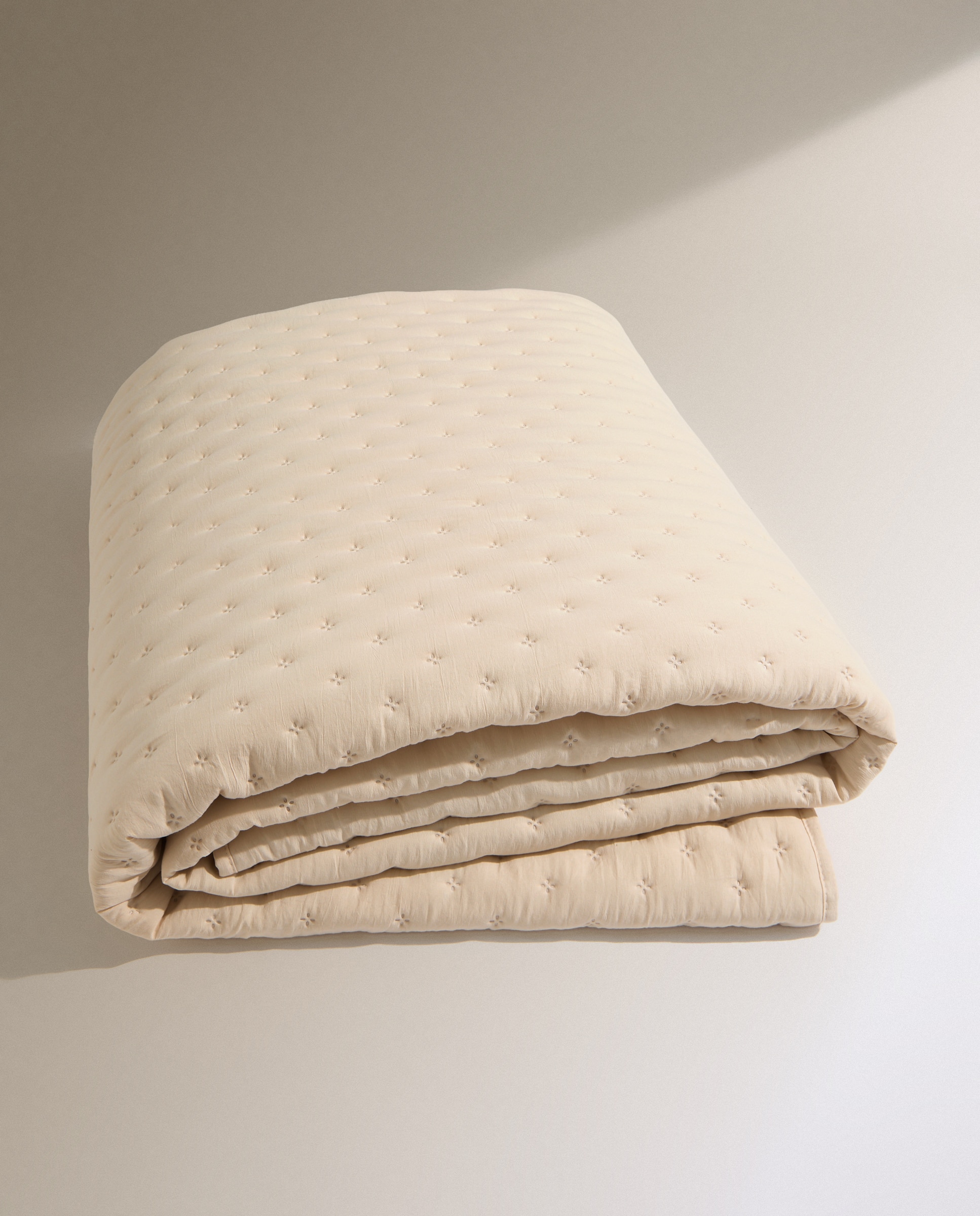 Edredón liso beige Beige-4