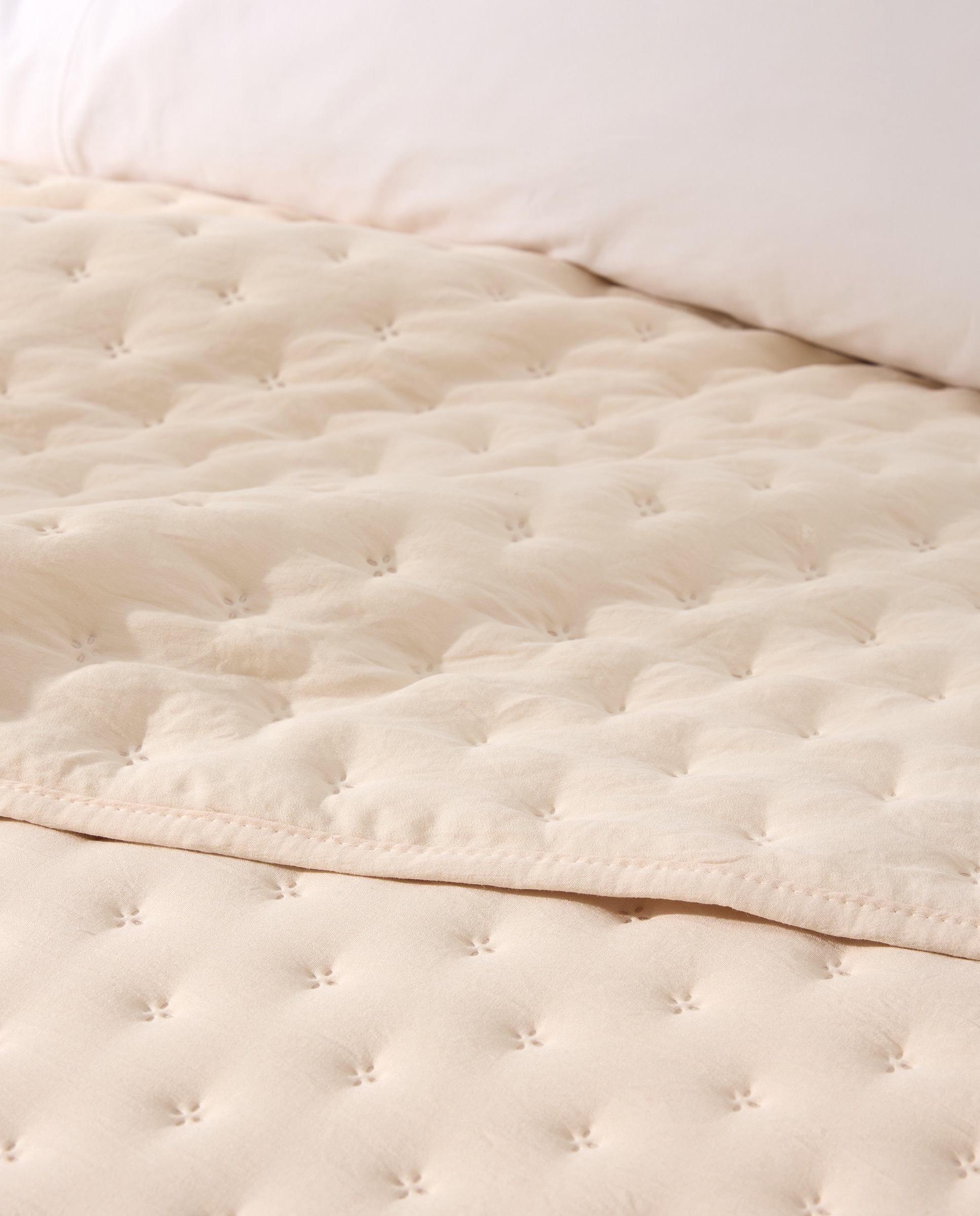 Edredón liso beige Beige-2