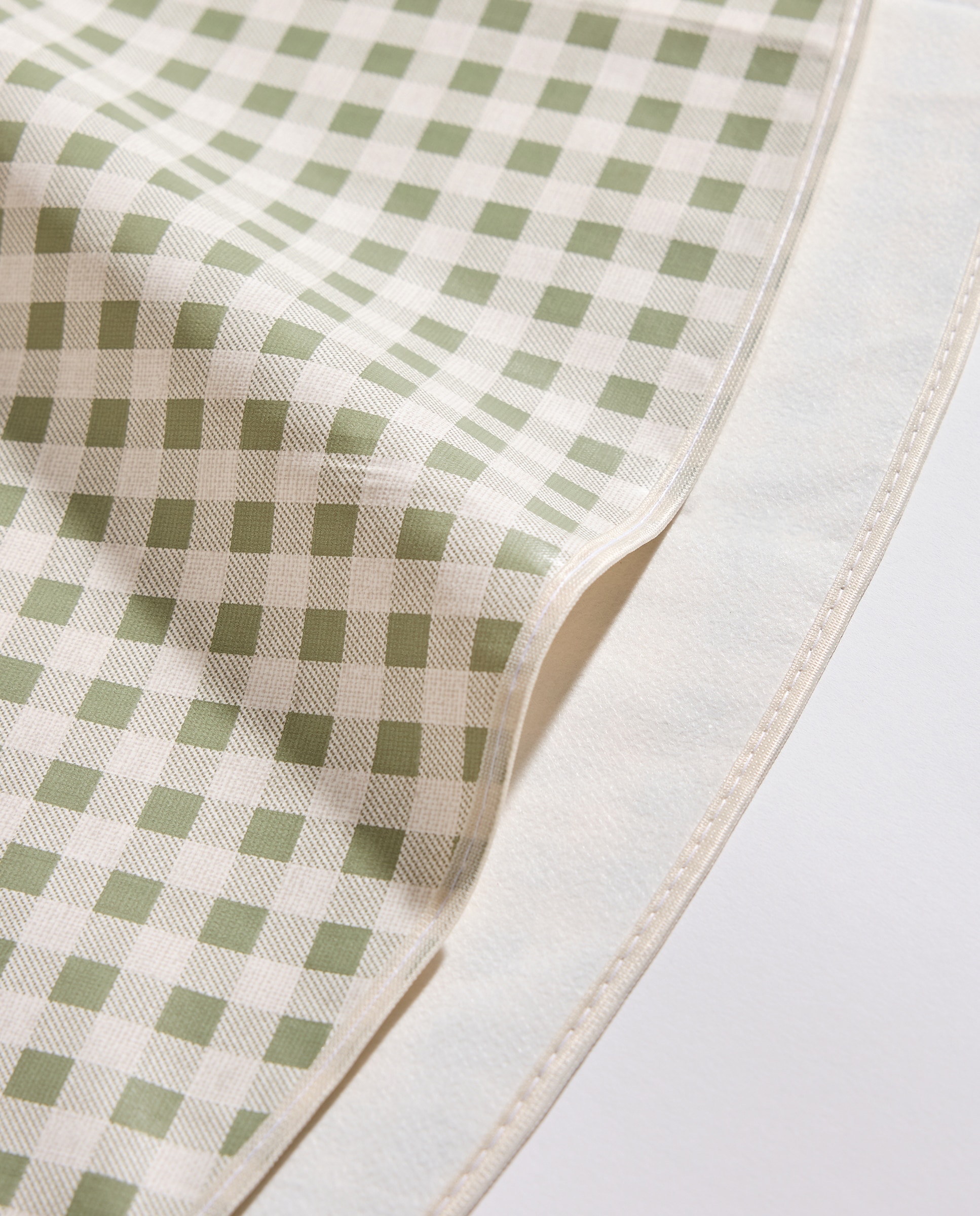 Mantel antimanchas resinado PVC Vichy Verde-2
