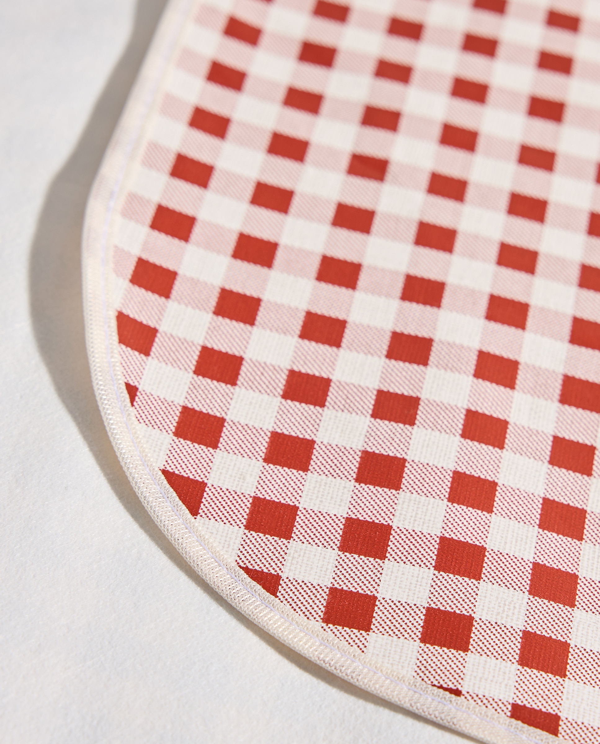 Mantel antimanchas resinado PVC Vichy Rojo-2