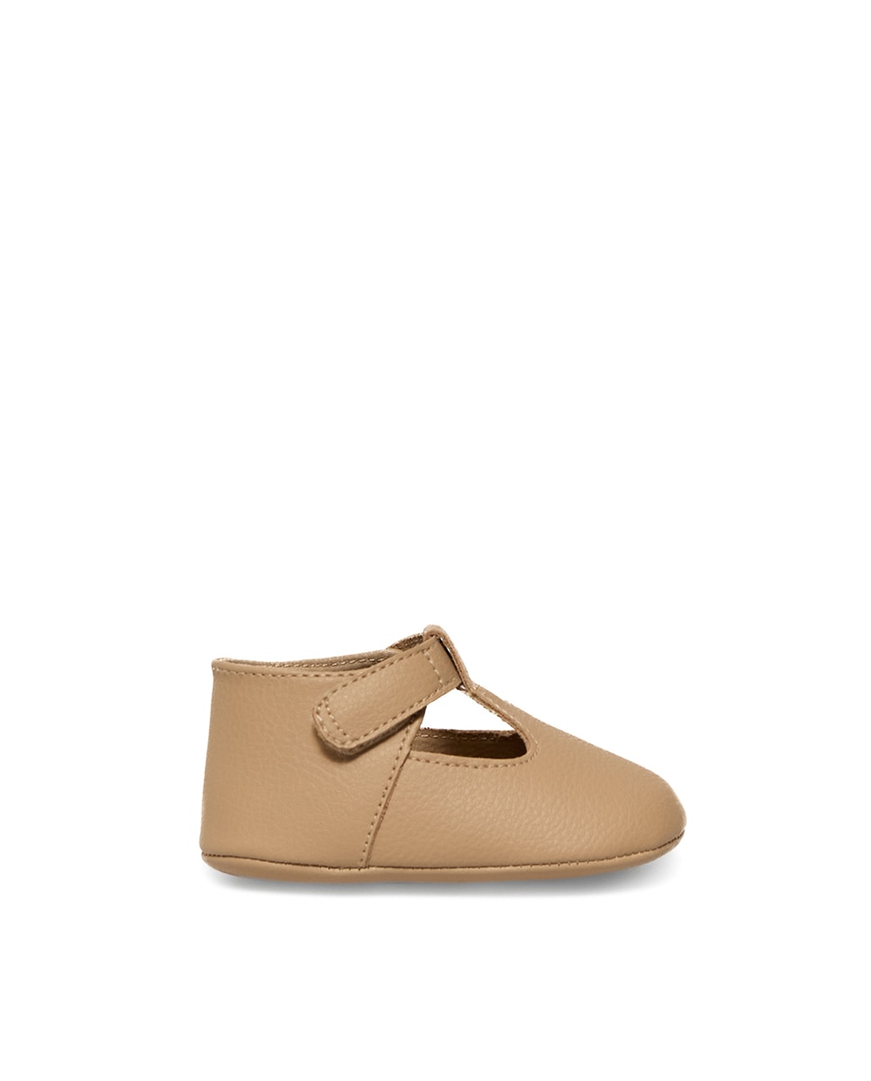 Imagem 0 de Sapatilhas Tipo Sapatos de Presilha