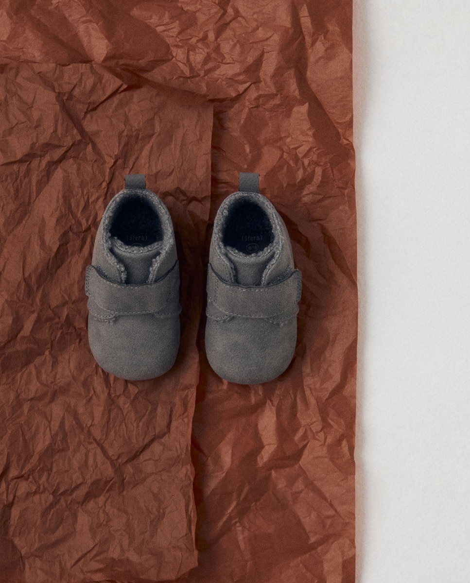 Imagem 0 de Sapatos de Bebé Tipo Bota com Velcro