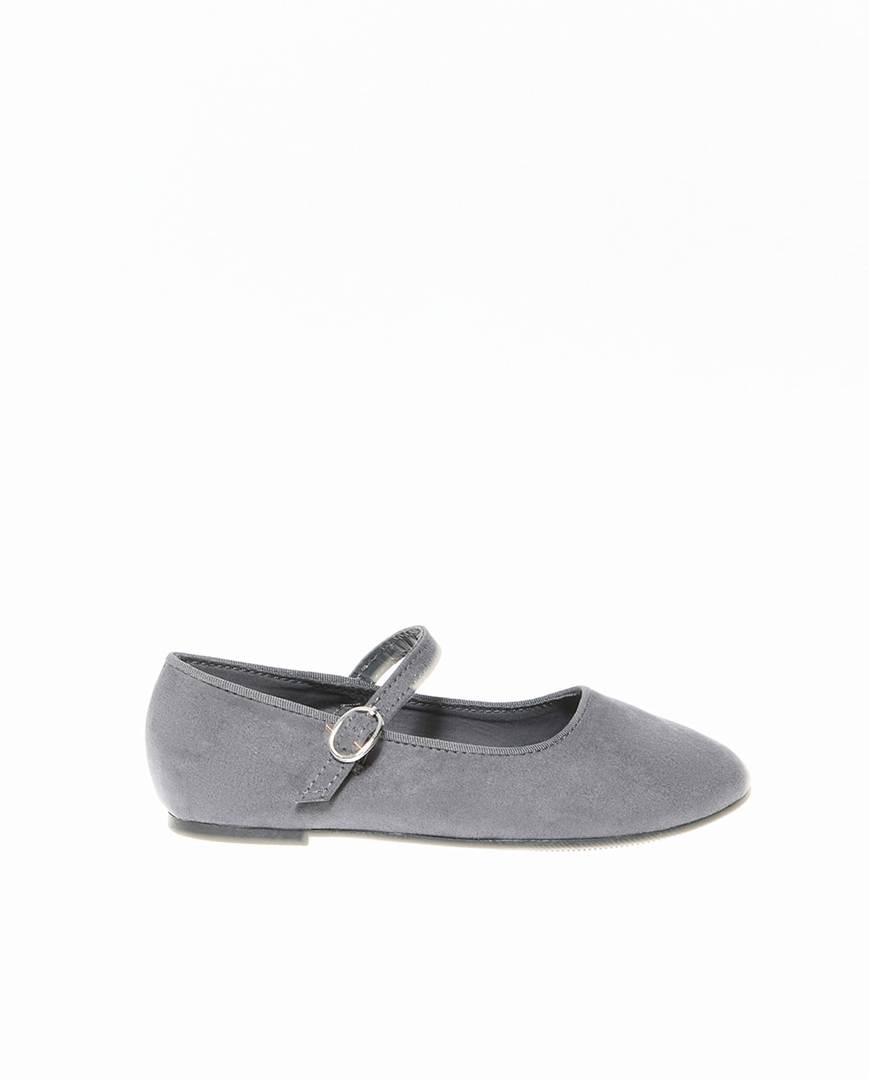 Imagem 0 de Sapatos de Presilha Básicos