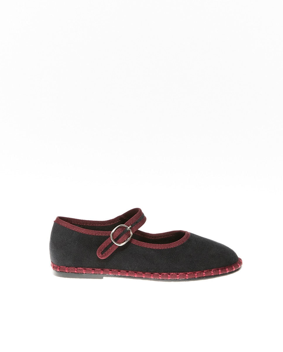 Imagem 0 de Sapatos de Presilha com Pesponto