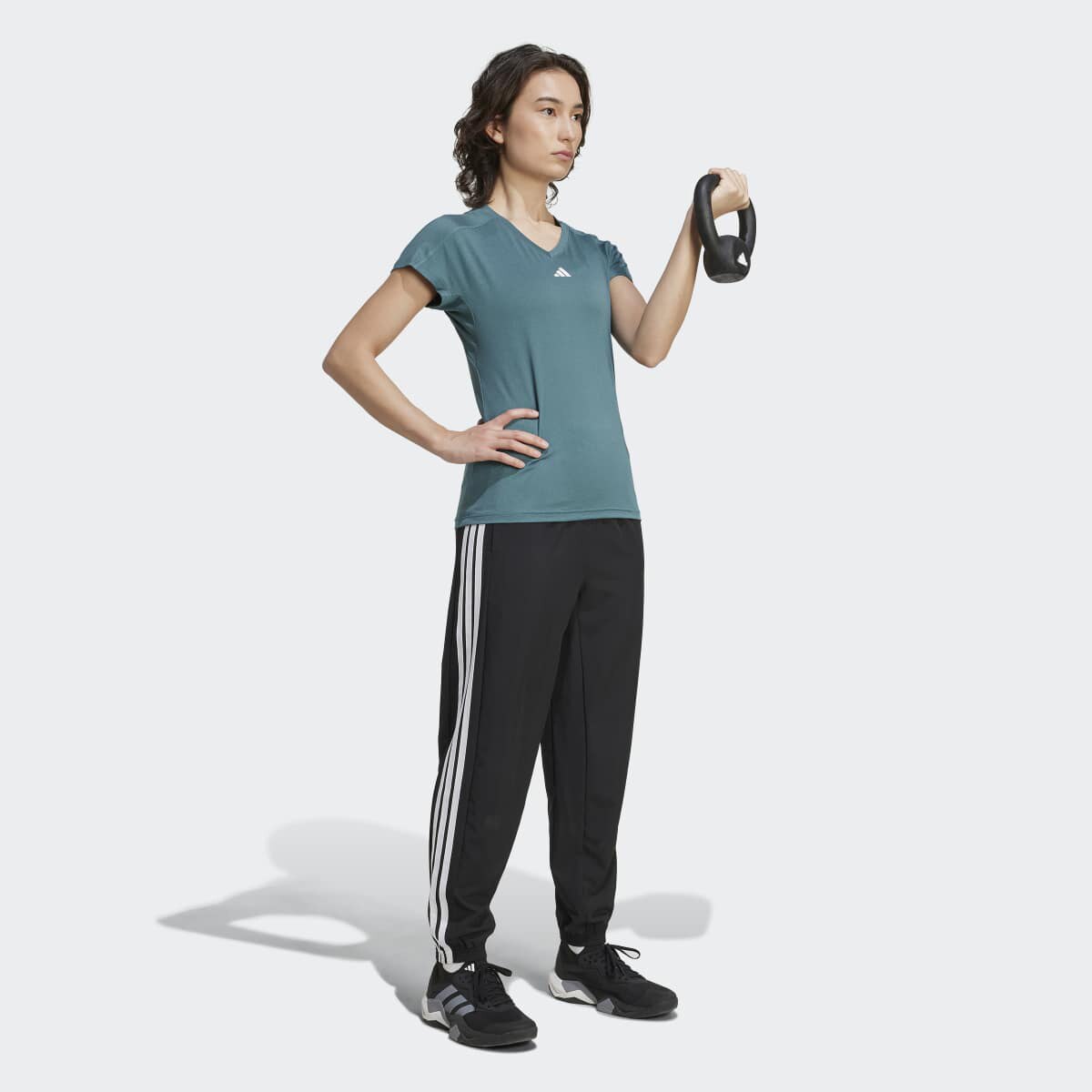 T-shirt de Mulher Aeroready Train Essentials Minimal Branding V-Neck Verde-5