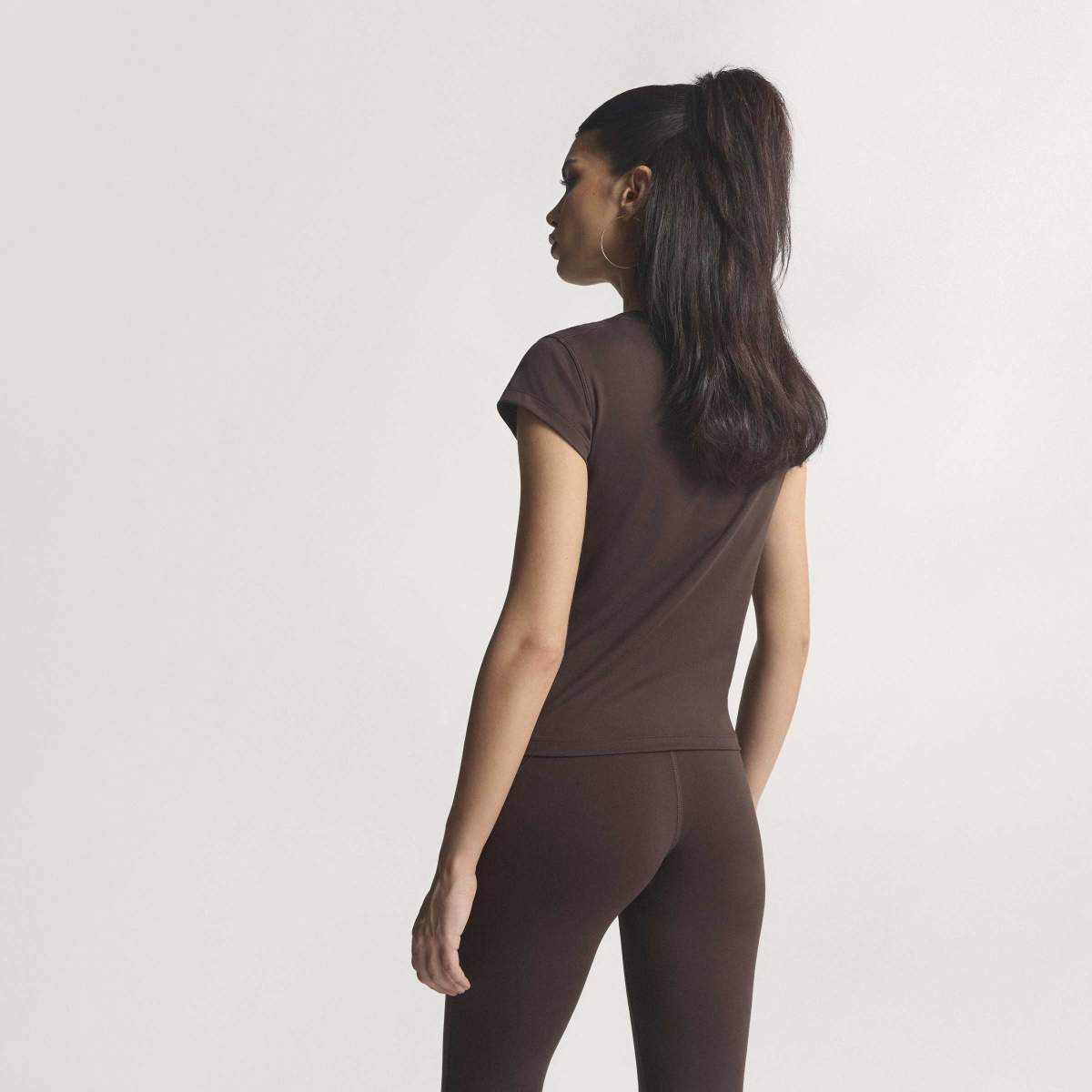 T-shirt de Mulher Workout Essentials Plus Castanho-2