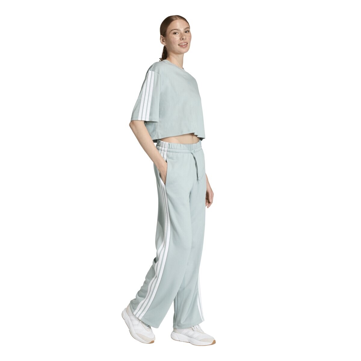 T-shirt de mulher Essentials adidas Verde-3