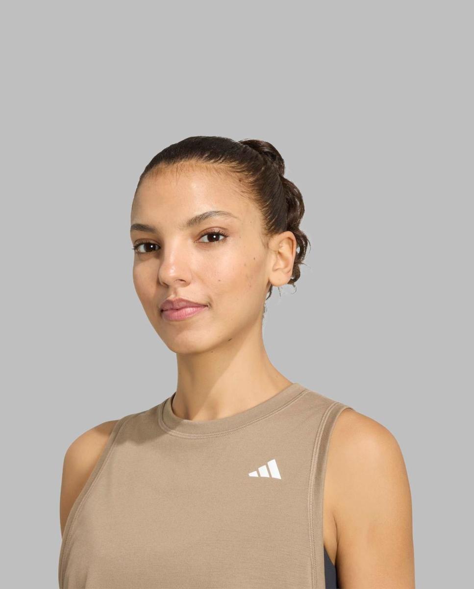 T-shirt de Mulher Workout Essentials Bege-5