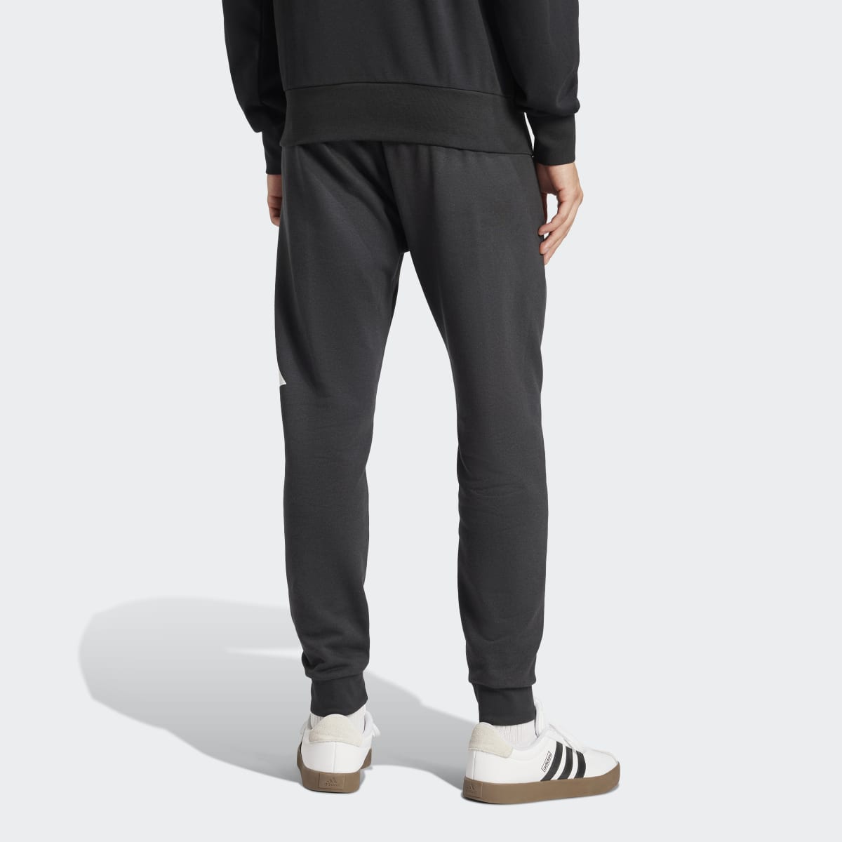 Calças de homem Essentials Adidas Preto-2