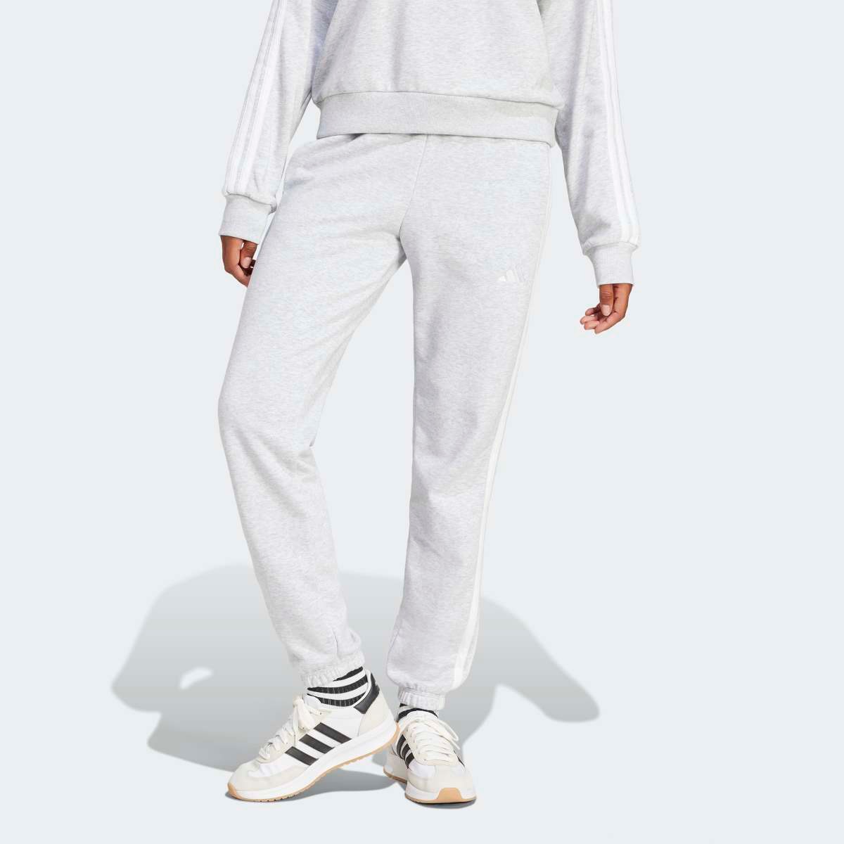 Imagem 0 de Calças de Mulher Essentials French Terry Cuffed 3 Faixas