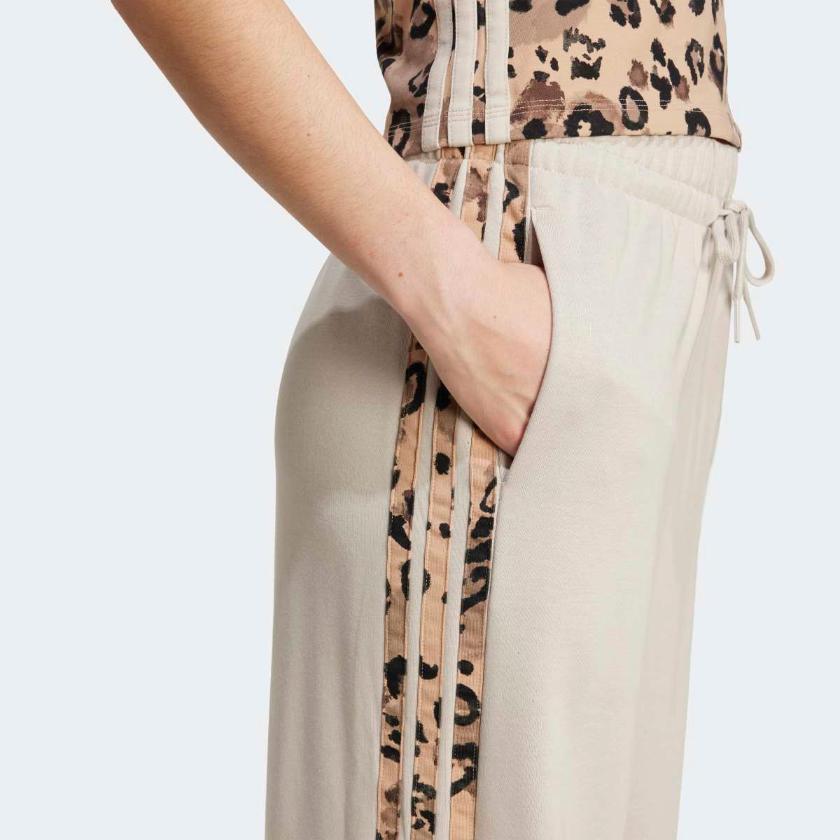 Calças de Mulher Animal Print 3-Stripes Open Hem Cinzento-4
