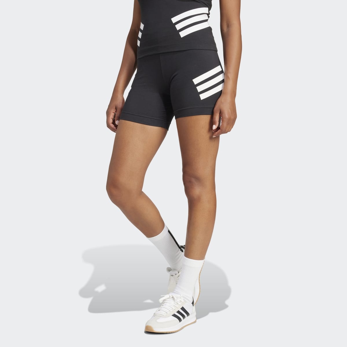 Leggings Tipo Calções de Mulher Future Icons Biker 3 Faixas Preto-1