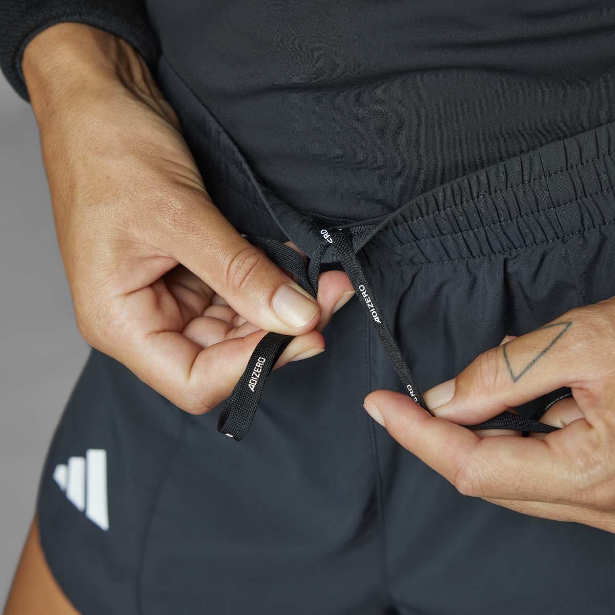Calções de Mulher Adizero Essentials Preto-4