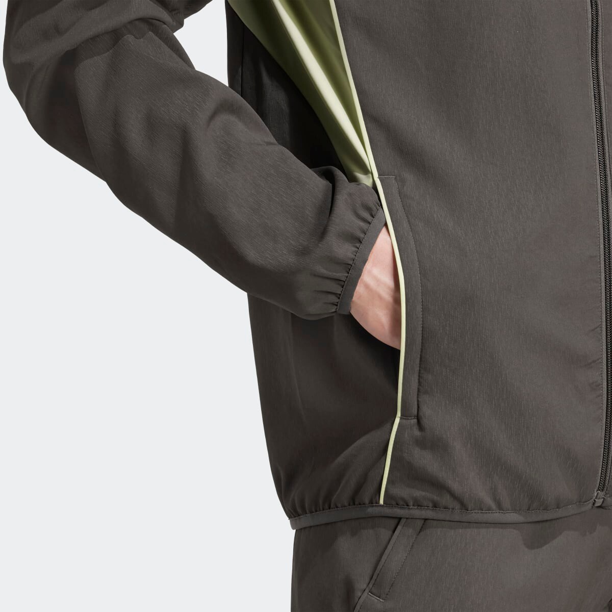 Casaco de Apresentação de Homem Real Madrid CF 2025-2026 Tiro 25 Competition Cinzento-3