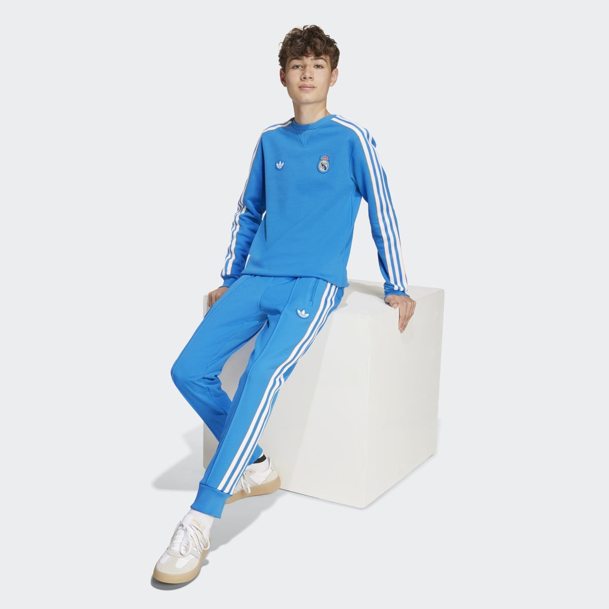 Sweatshirt de Criança Real Madrid CF Originals Azul-5