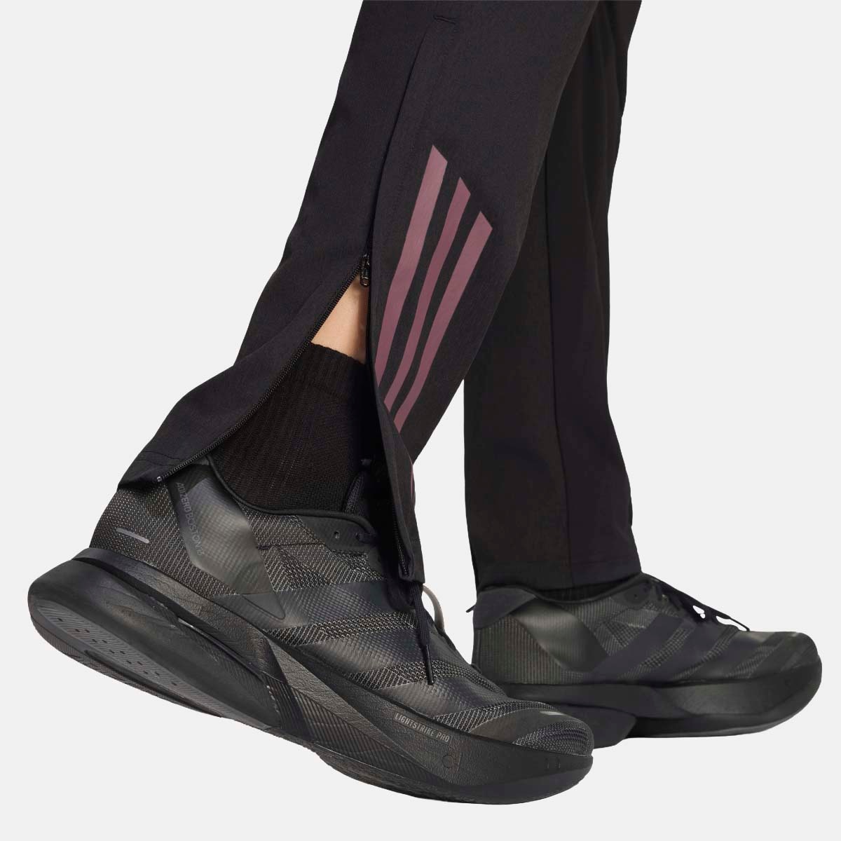 Calças de Homem Real Madrid CF 2025-2026 Pre Match Tiro25 Competition Preto-6