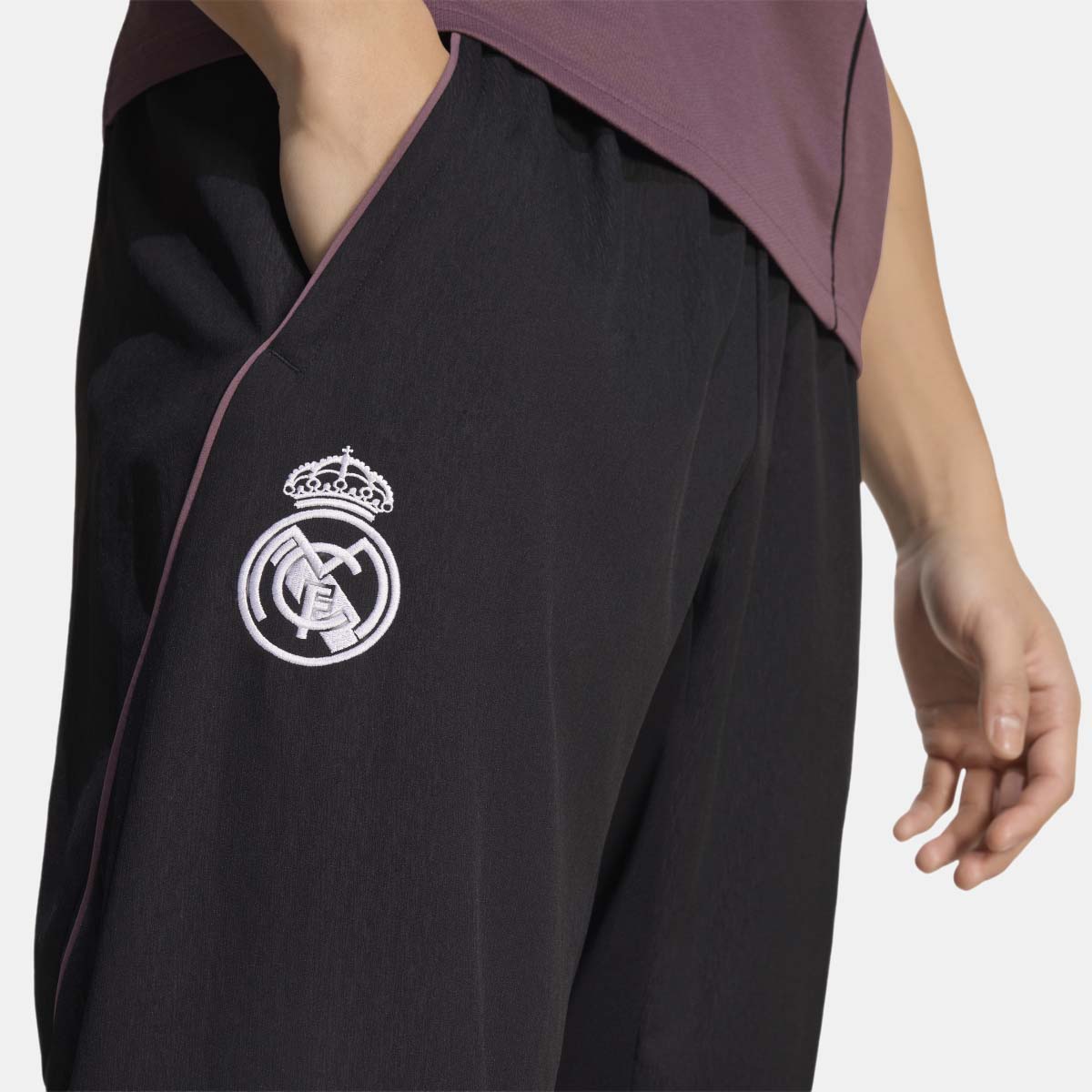 Calças de Homem Real Madrid CF 2025-2026 Pre Match Tiro25 Competition Preto-7