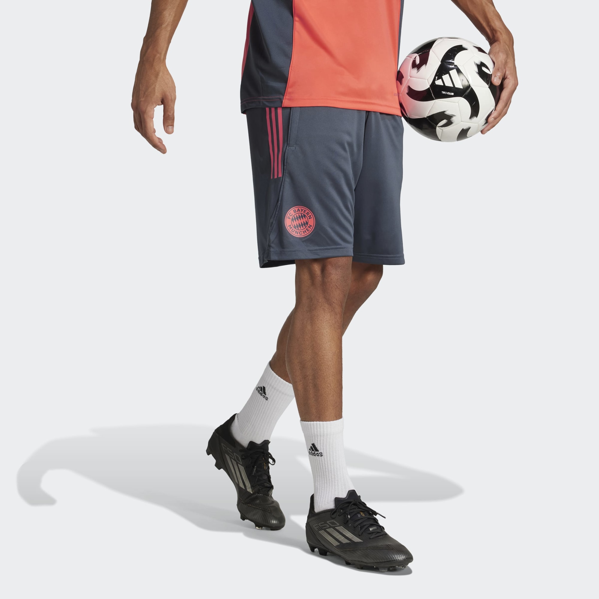 Calções de Homem FC Bayern Munich 2025-2026 Tiro 25 Competition Cinzento-3