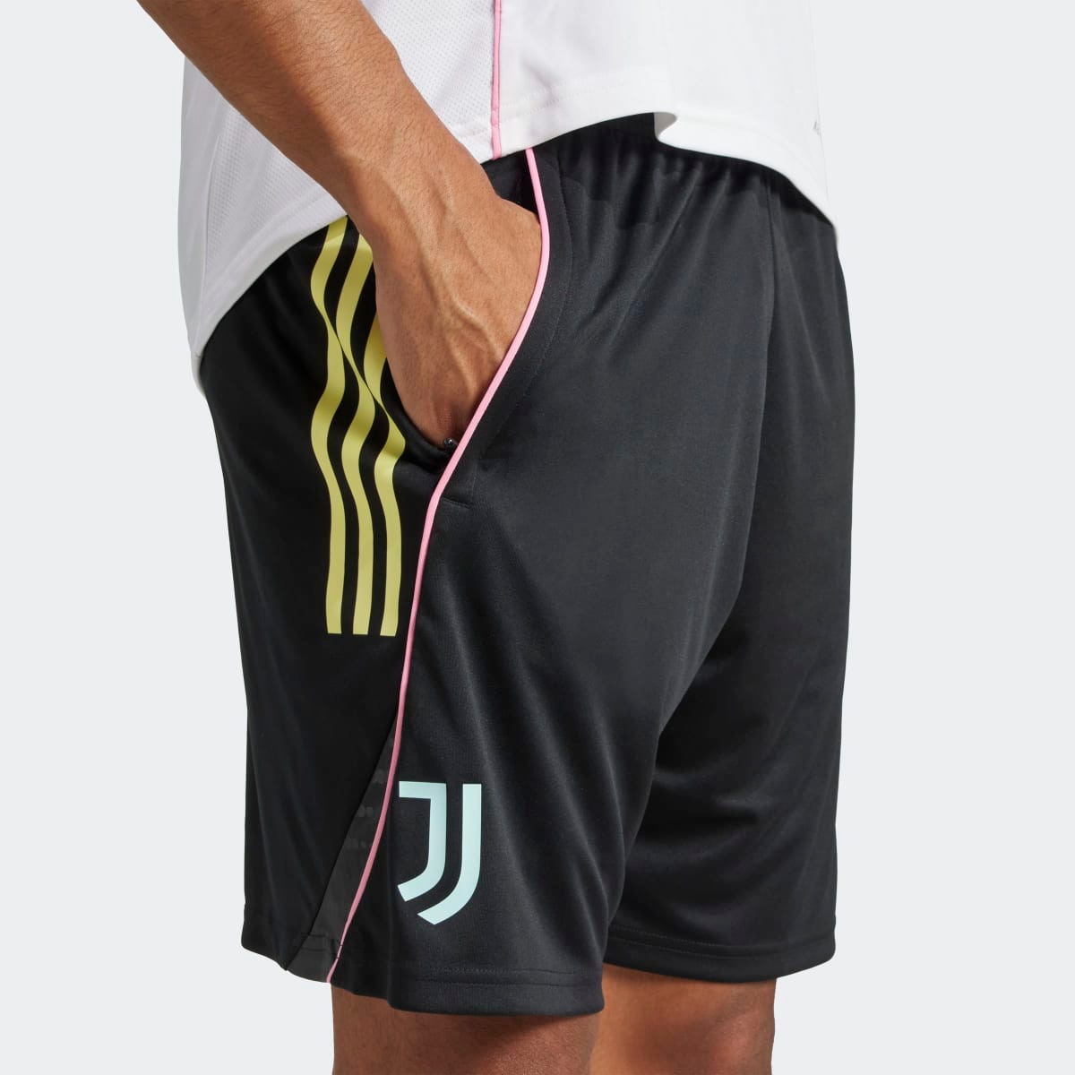 Calções de Homem Juventus FC 2025-2026 Tiro 25 Competition Preto-3