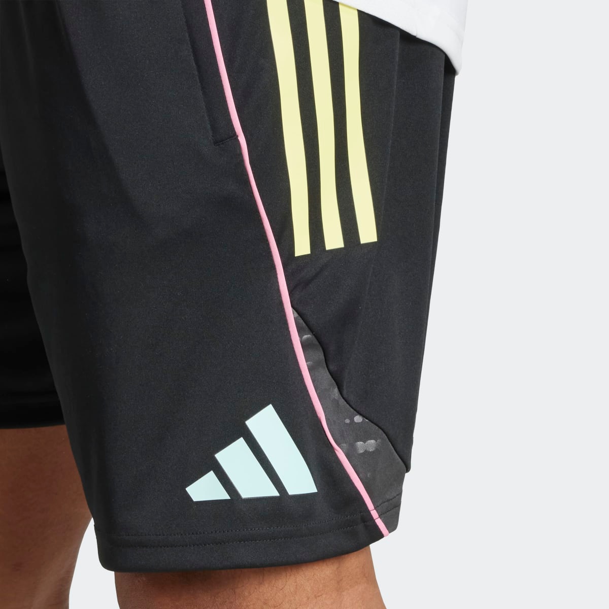 Calções de Homem Juventus FC 2025-2026 Tiro 25 Competition Preto-4