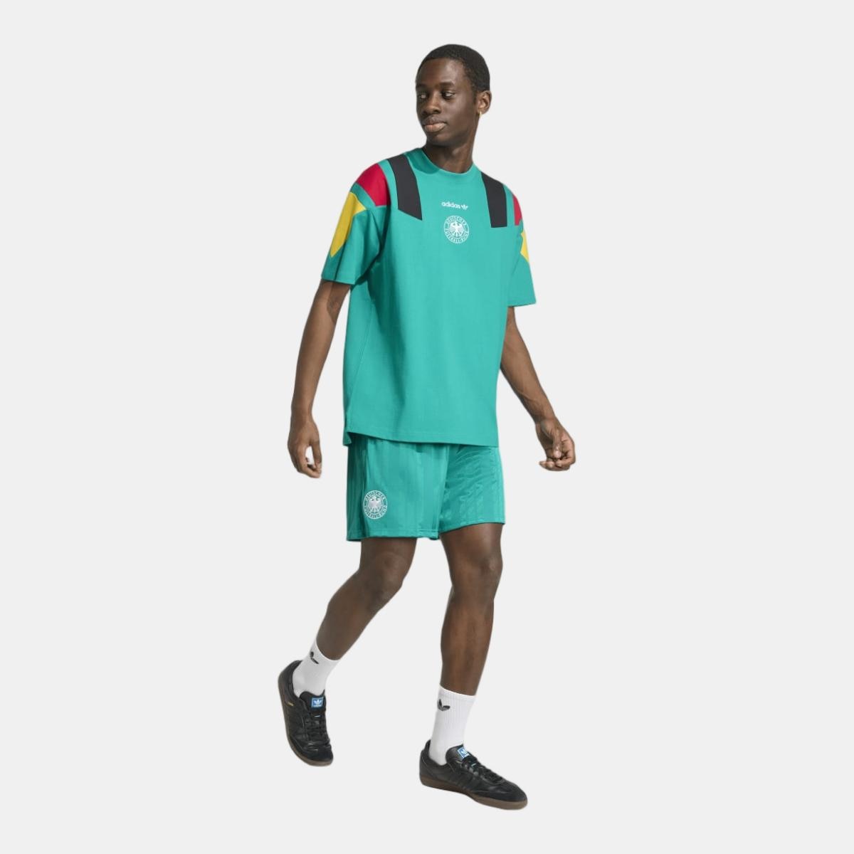 Calções de Homem Alemanha EQT Verde-5