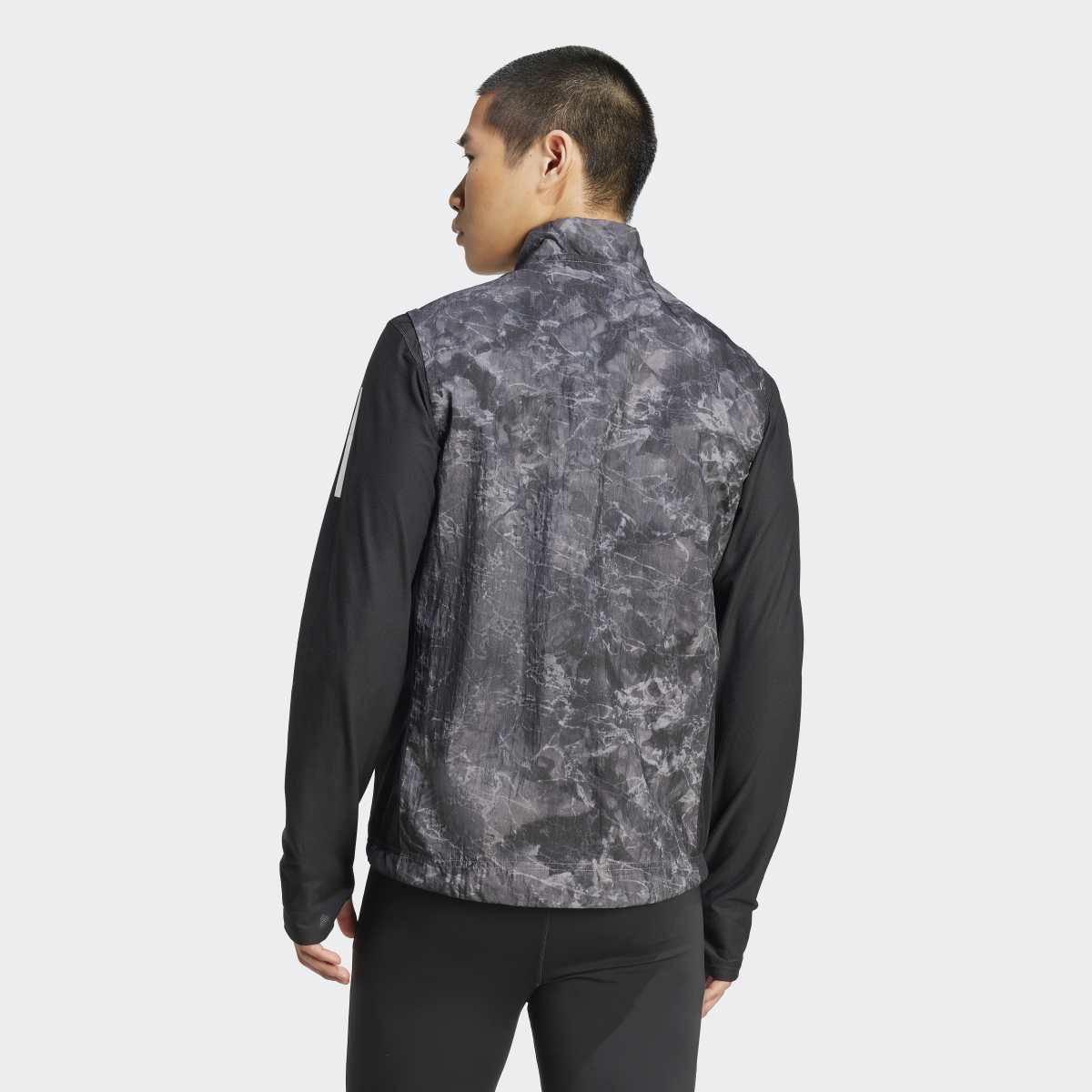 Colete Corta-Vento de Homem Own The Run Spray Dye Cinzento-2