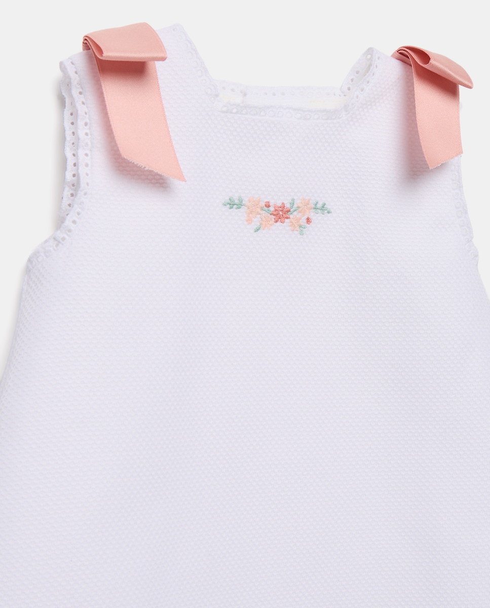 Cueiro de Bebé sem Mangas e com Bordado Piqué Branco-3