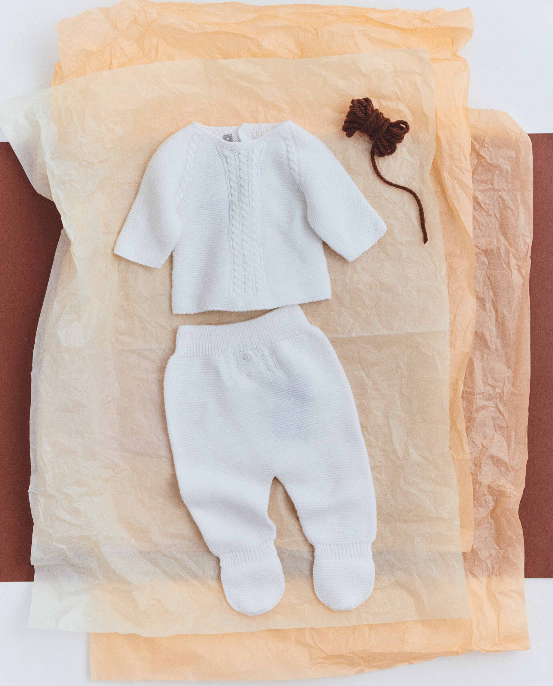 Camisola de Malha com Decote Redondo e Fantasia de Malha do Cabo na Bainha de Bebé Coconut El Corte Inglés Branco-4