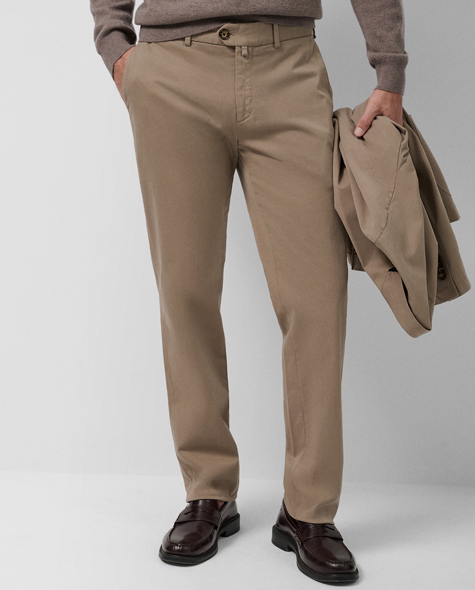 Calças Chino Regular Fit em Algodão Tingido Castanho-claro-2