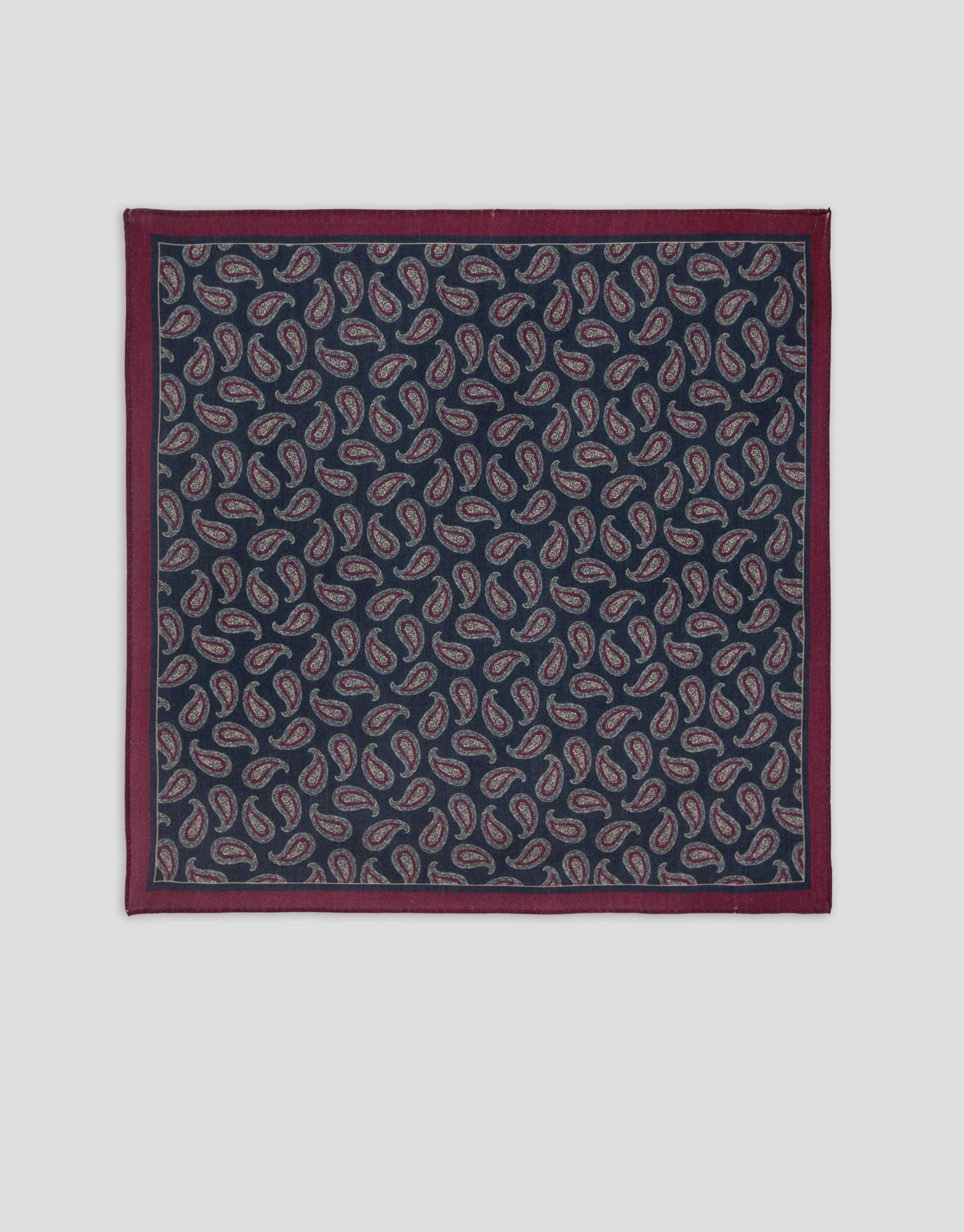 Imagen 0 de Pañuelo de hombre de seda diseño paisley Morado