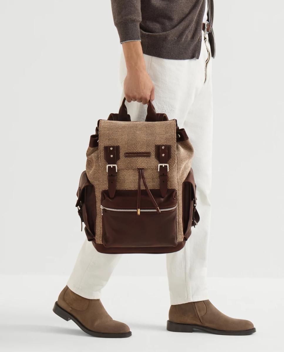 Mochila Multibolsos com Detalhes em Pele Castanho-5