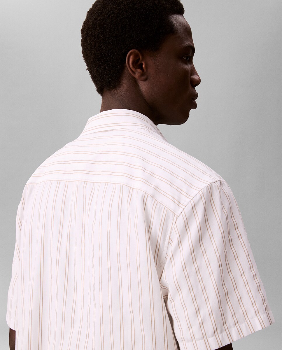 T-shirt com Logótipo Bordado Branco-4