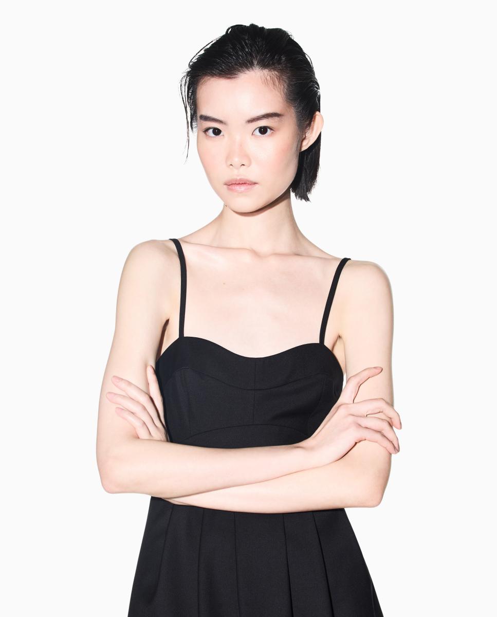Vestido Curto de Alças e Decote Coração Preto-3