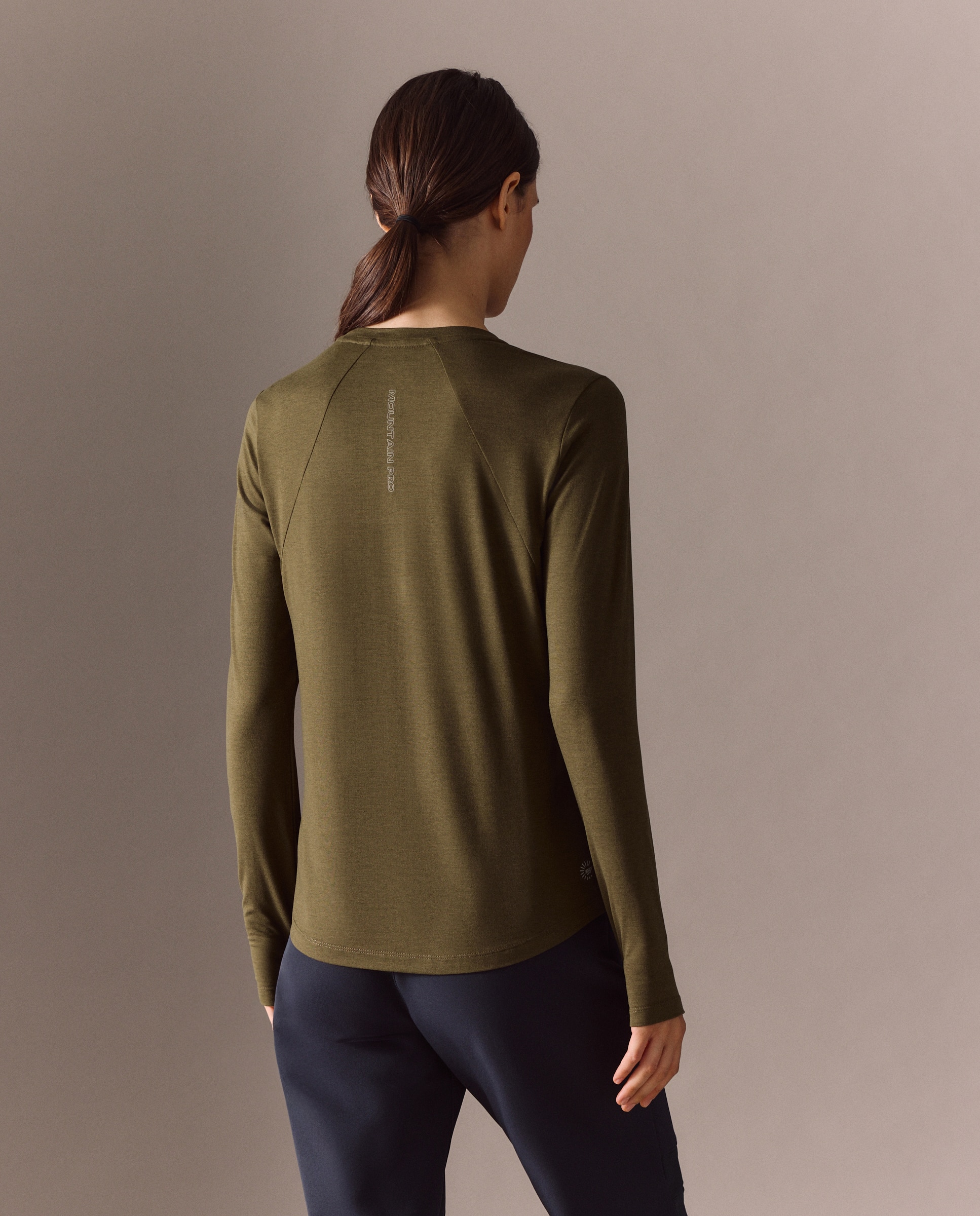 T-shirt de Montanha de Mulher Verde-3