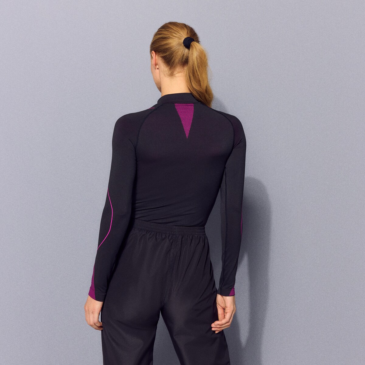 Camisola Interior Térmica de Mulher com 1/2 Fecho de Correr Advance Plus Preto-3