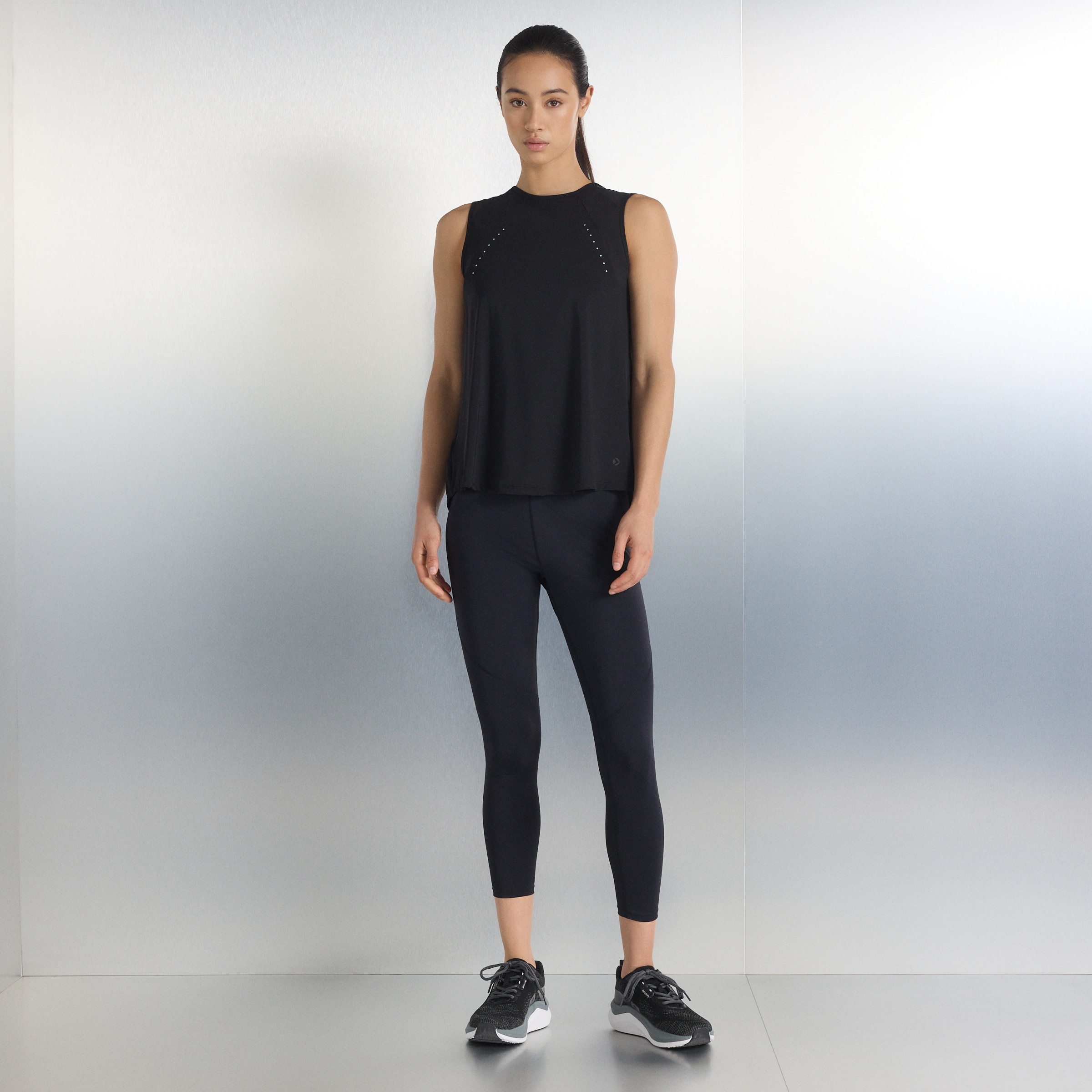 T-shirt sem Mangas de Training de Mulher Preto-2