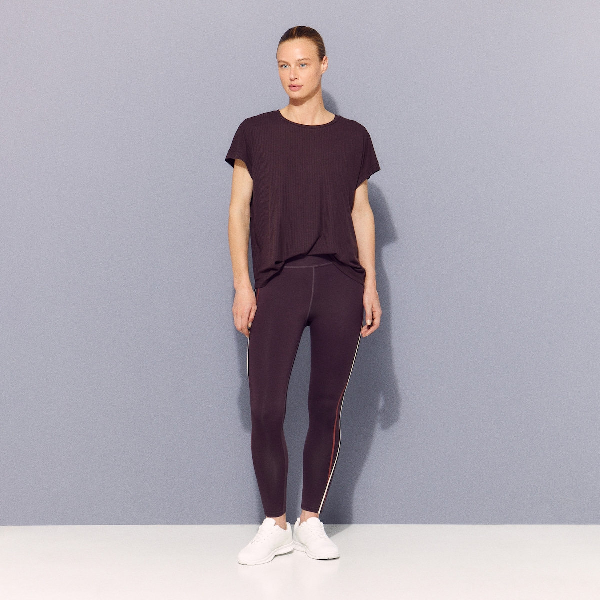 T-shirt Canelada de Viscose Training de Mulher Castanho-1