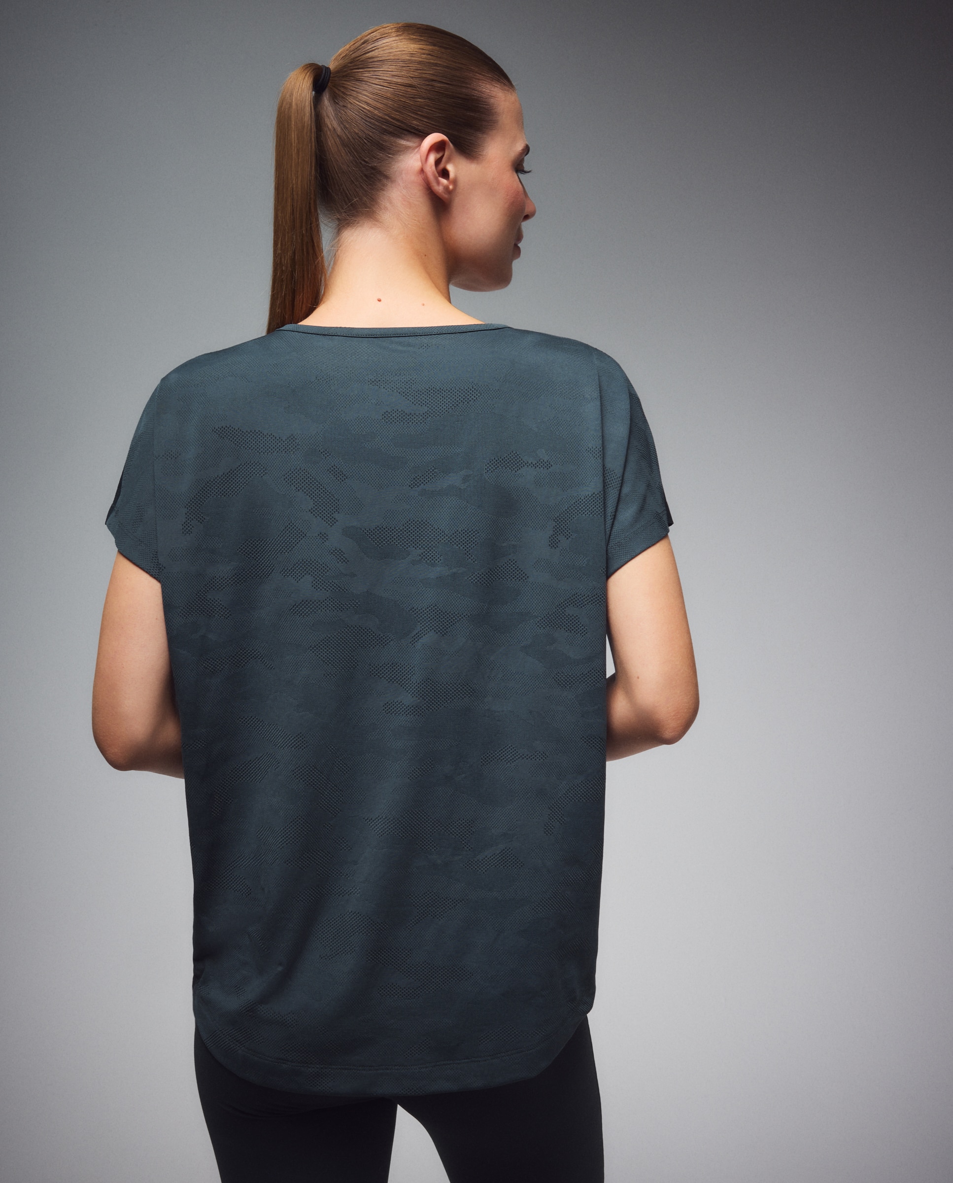 T-shirt de Training de Mulher com Jacquard e Manga Curta 560 Azeitona-3