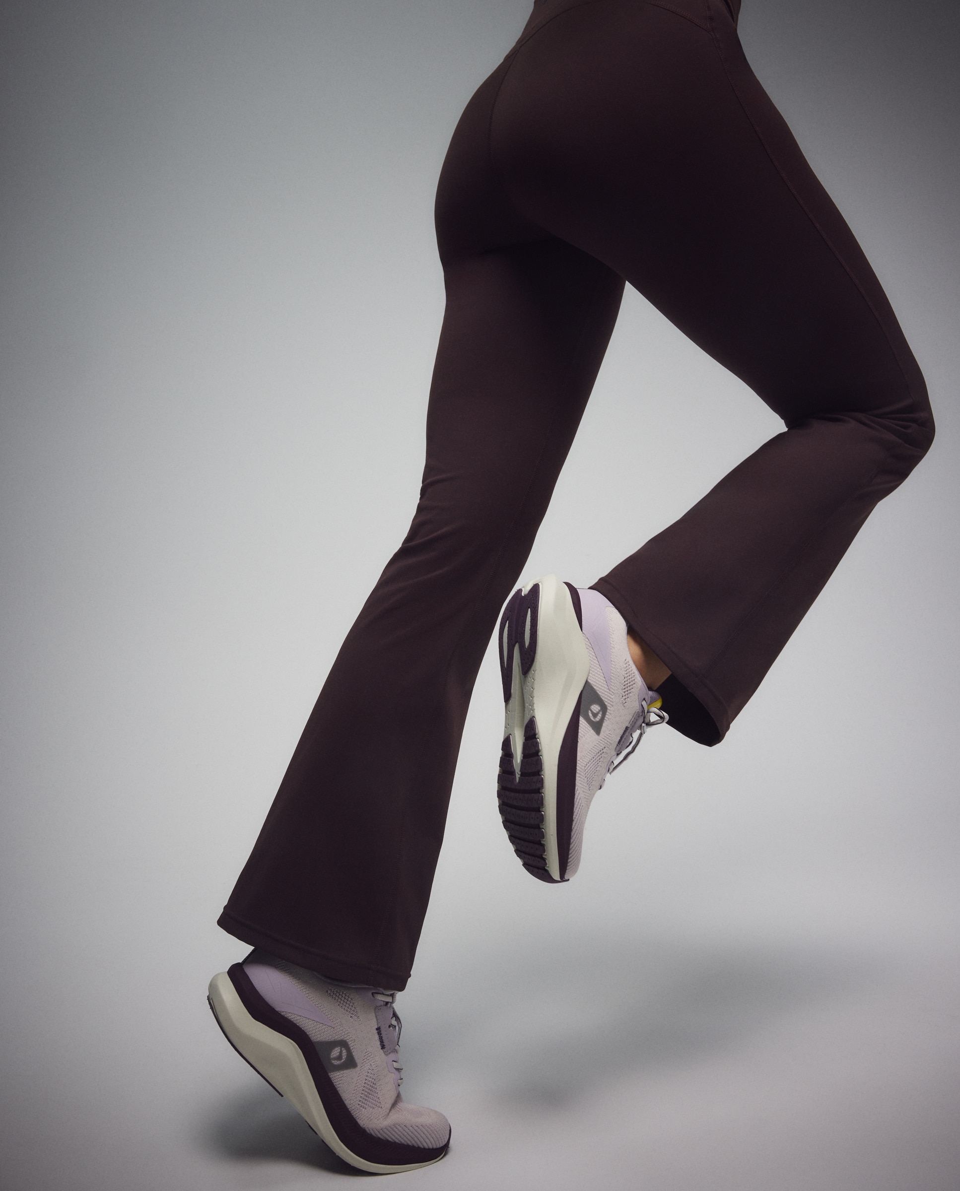 Leggings Flare de Training de Mulher Chocolate-4