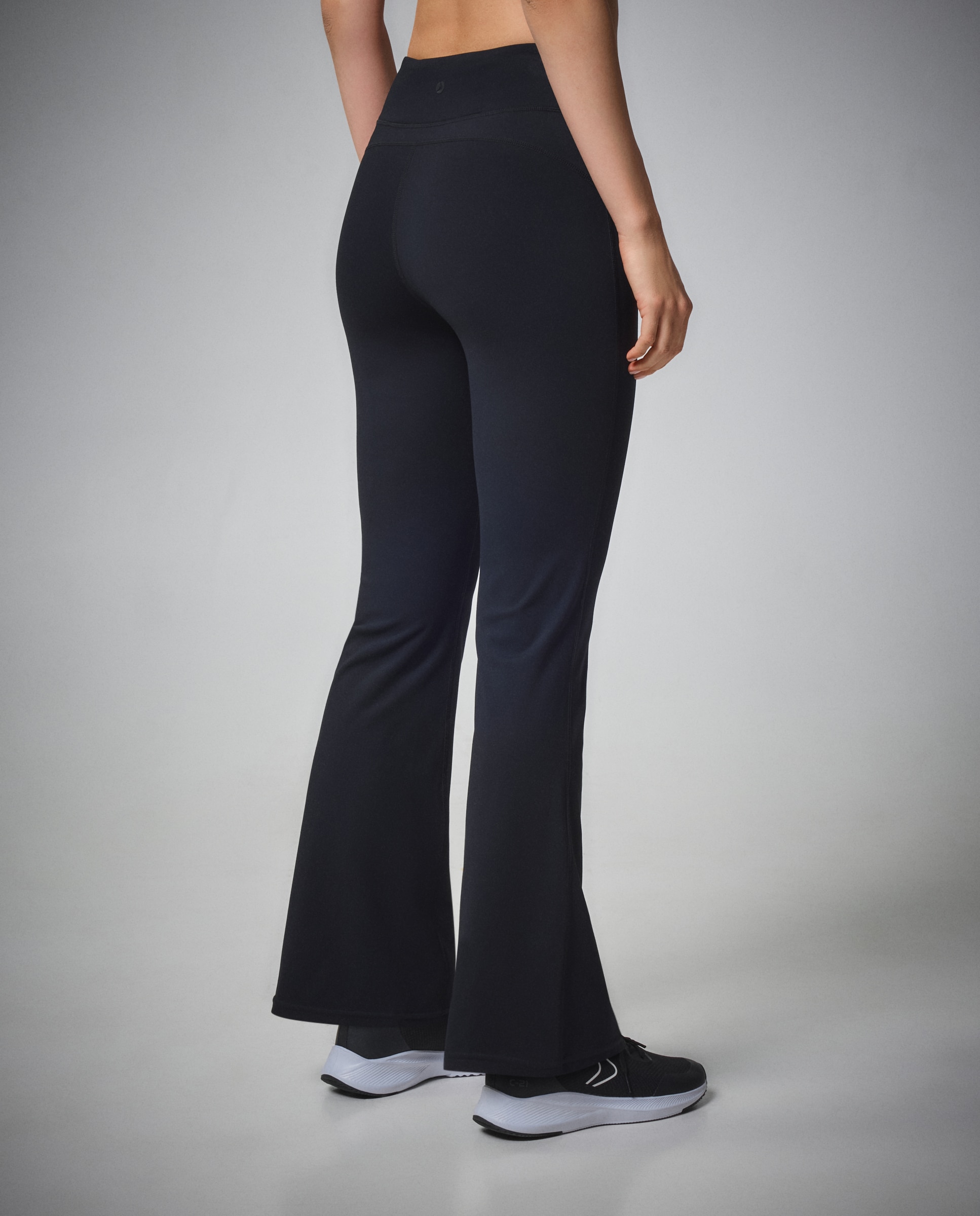 Leggings Flare de Training de Mulher Preto-3