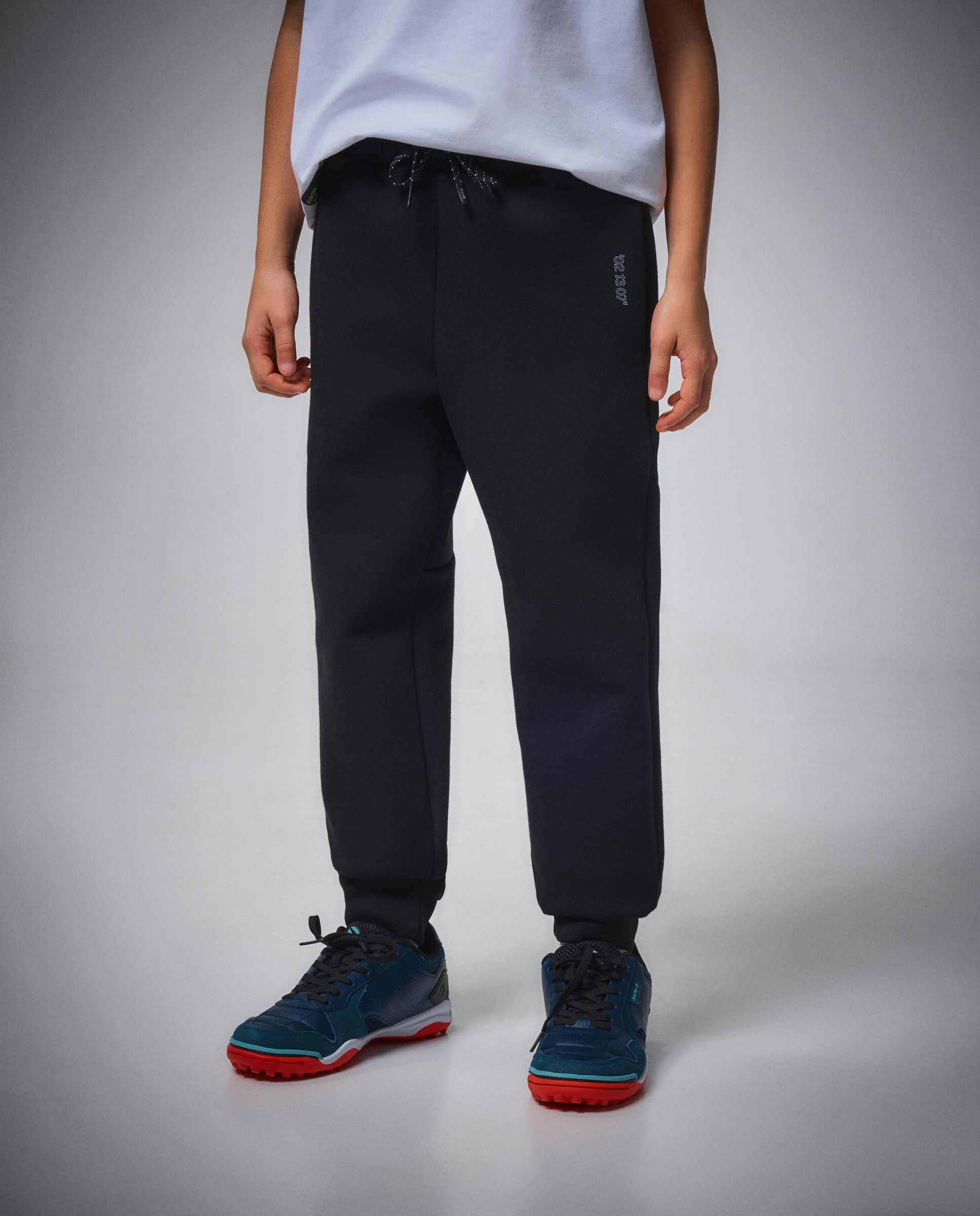 Imagen 2 de Pantalón largo con puño sportcasual de niño Boomerang - Negro Negro