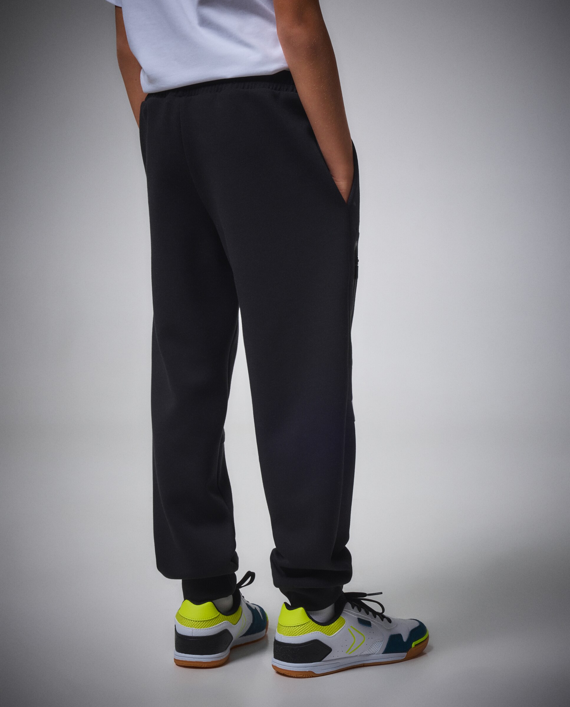 Pantalón con puño de viscosa de sportcasual de niño Boomerang - Negro Negro-3