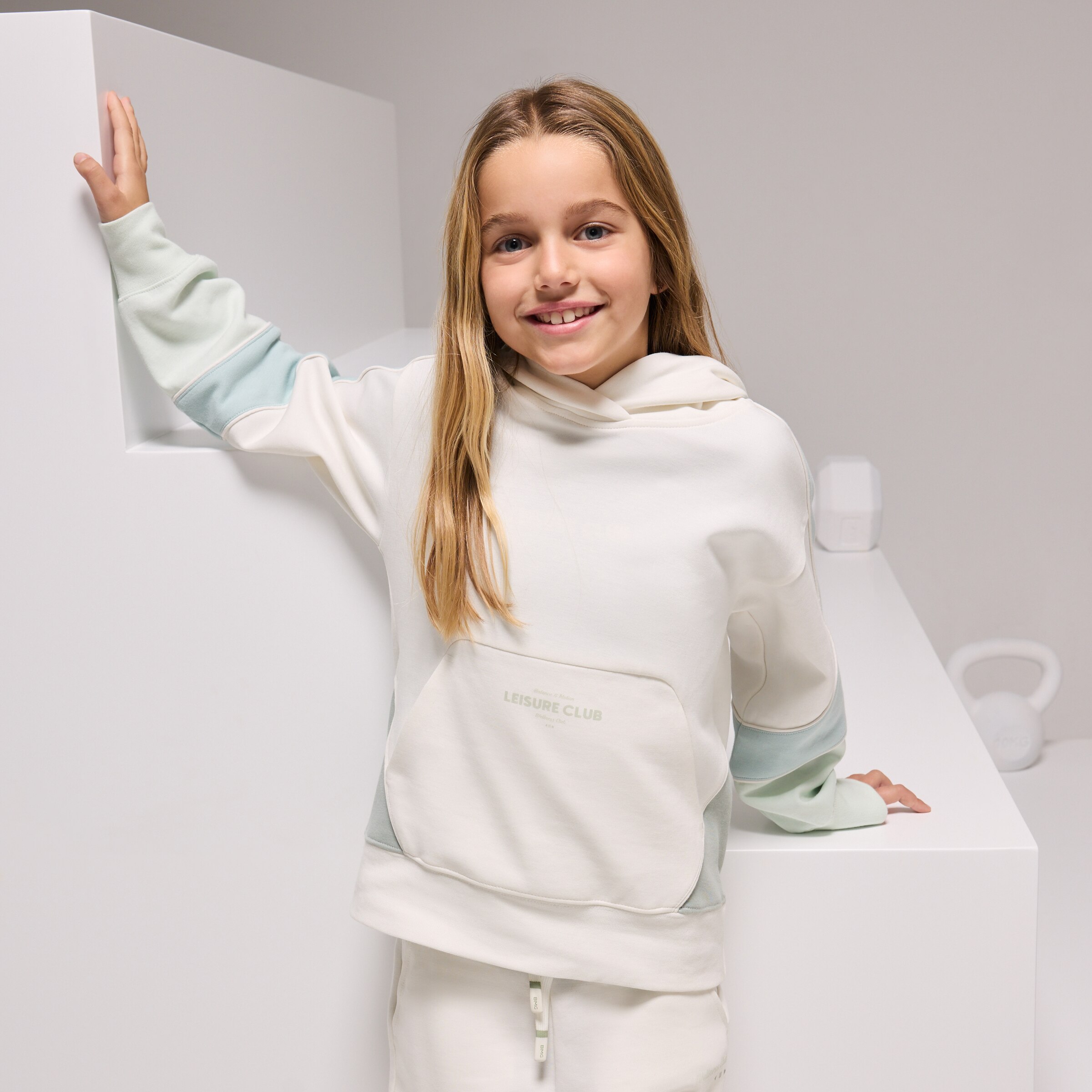 Sweatshirt com Capuz Sportcasual de Menina Branco-2