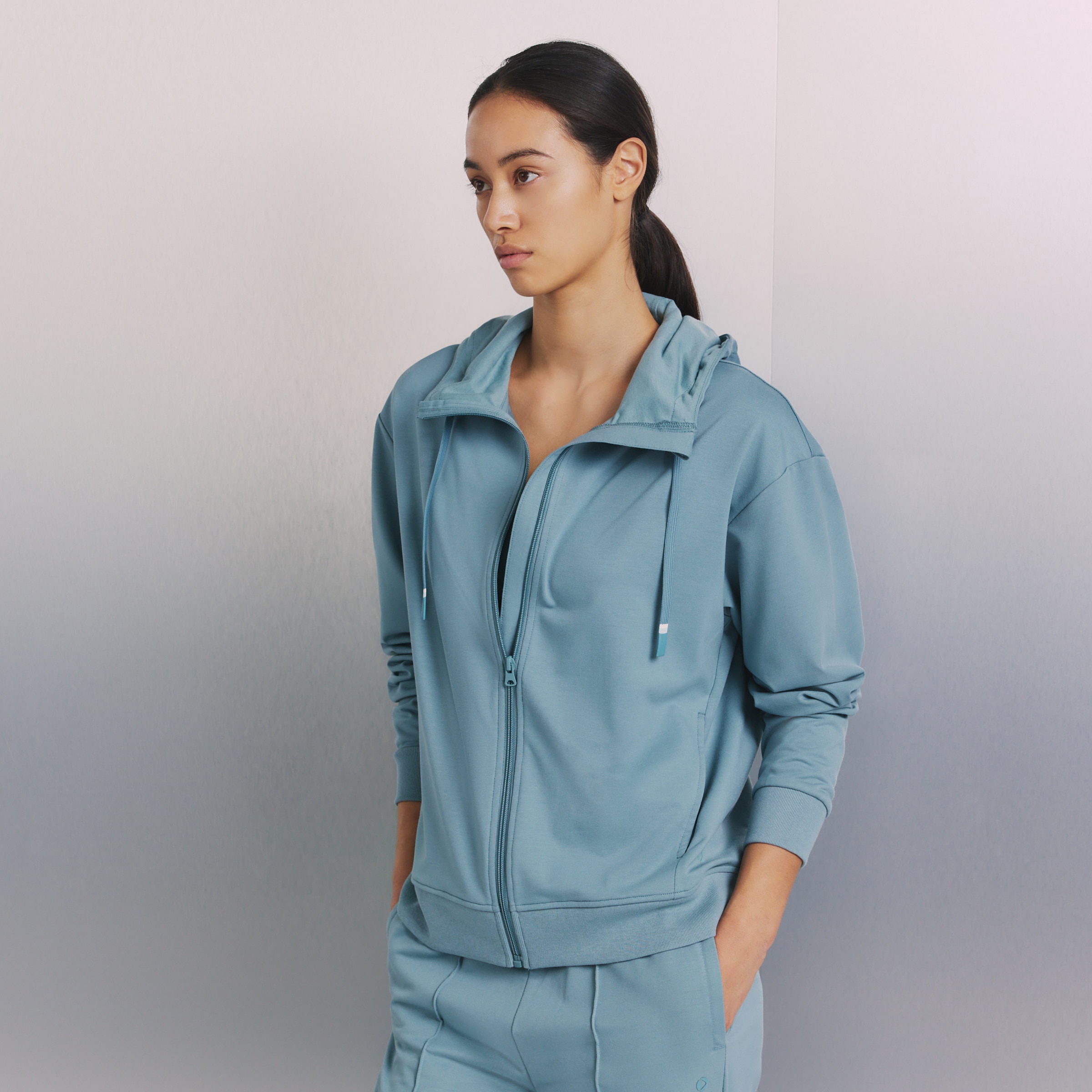 Imagem 0 de Sweatshirt Hoodie Aberta Sportcasual de Mulher